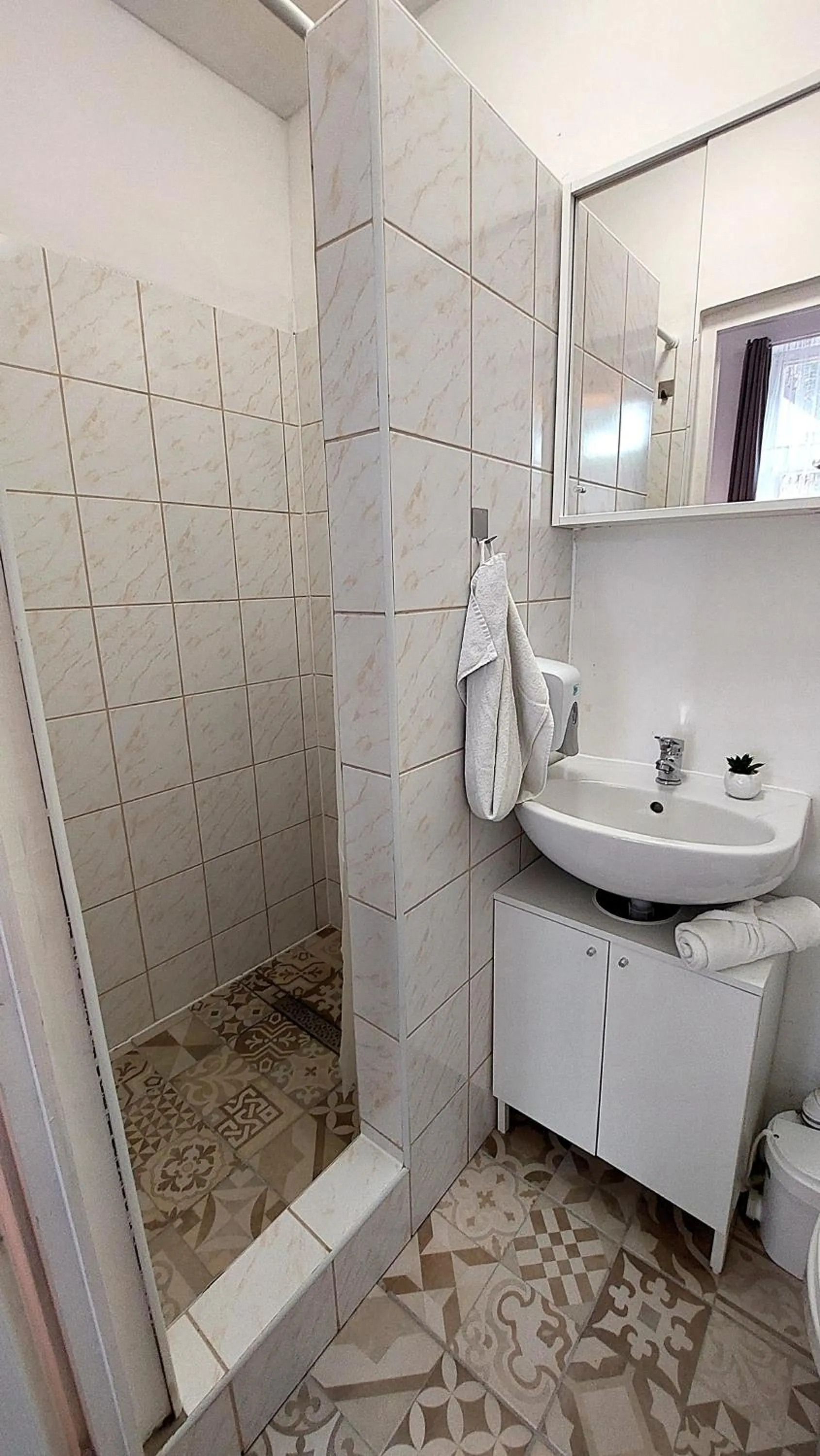GoodMo Budapest Smart Rooms