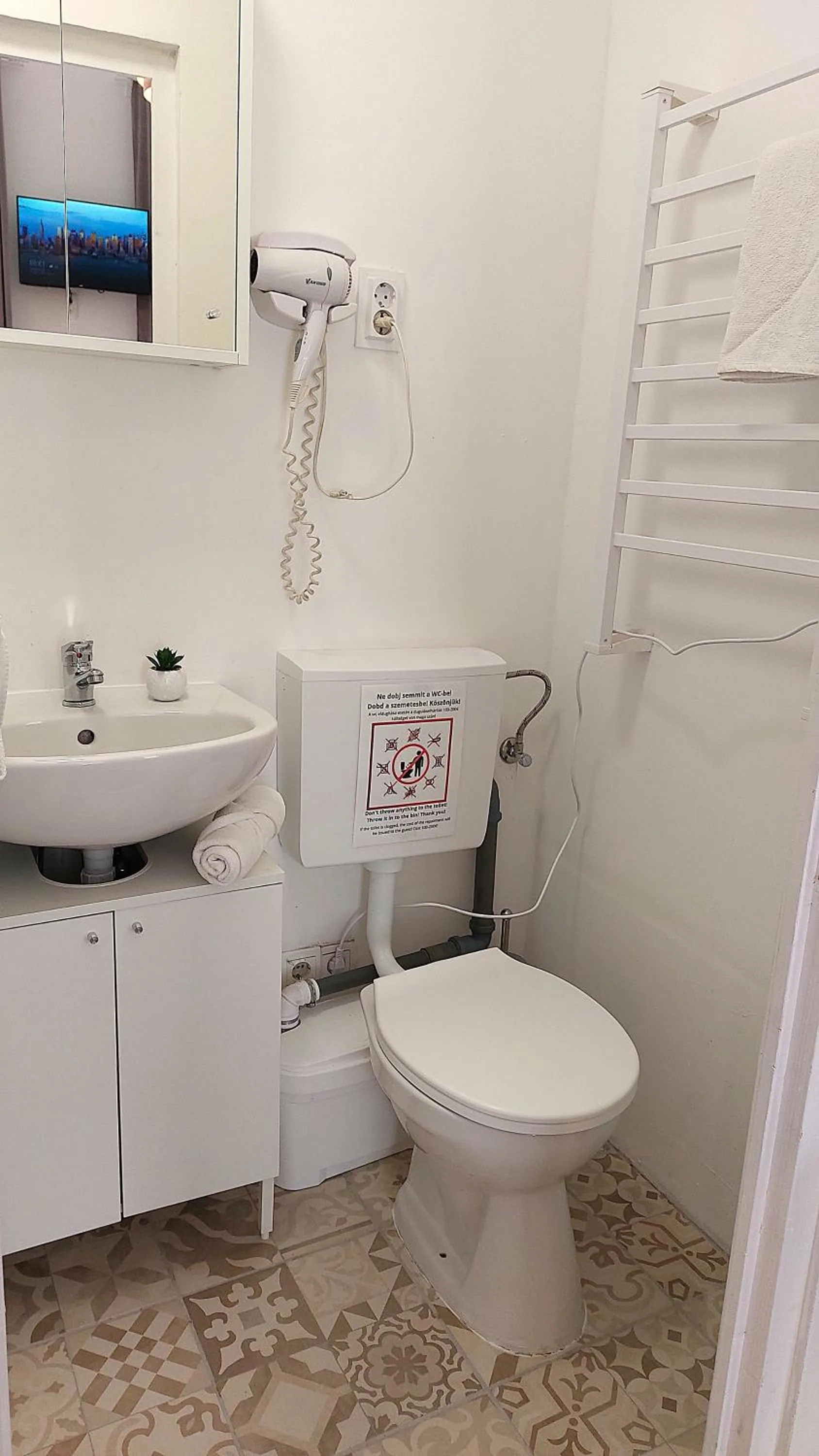 GoodMo Budapest Smart Rooms