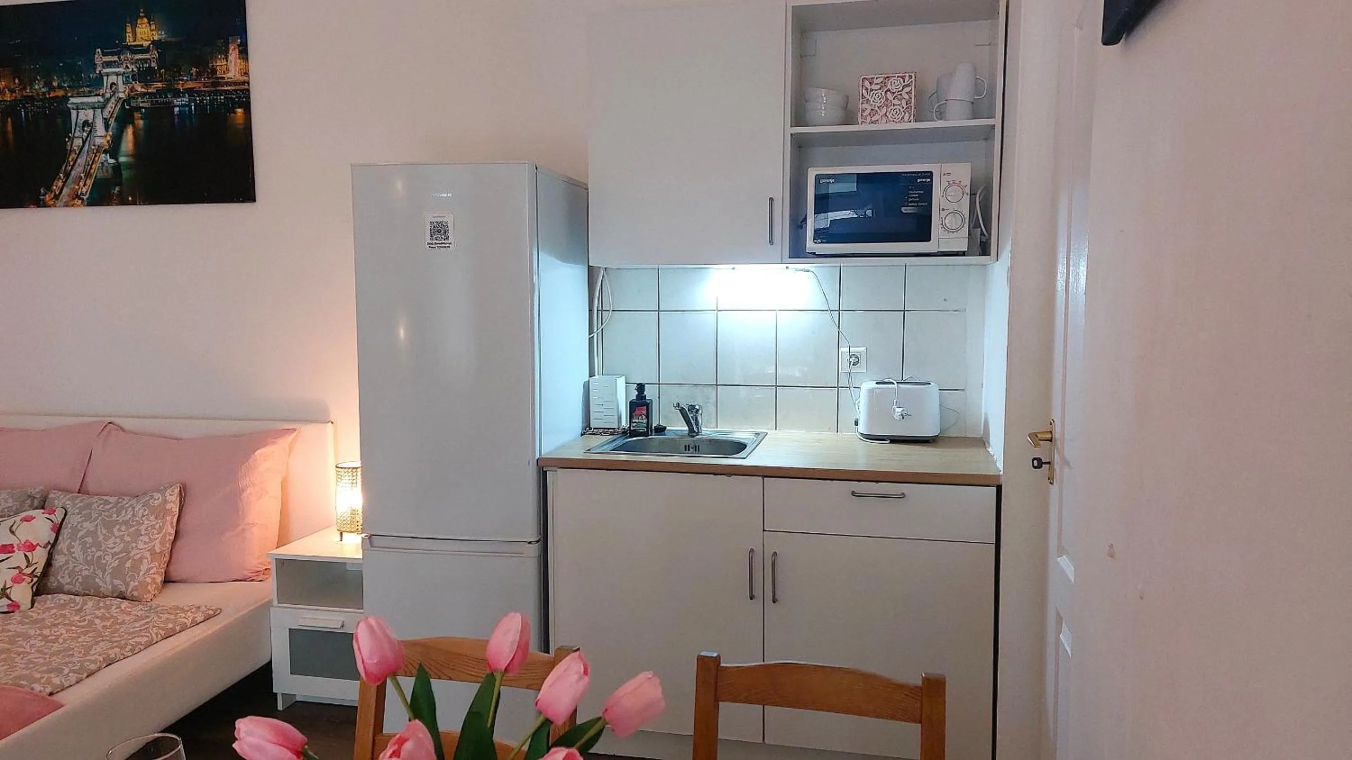 GoodMo Budapest Smart Rooms
