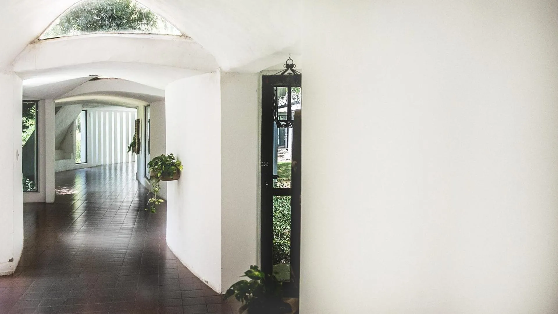 Property building in Posada Mendoza by DOT Tradition