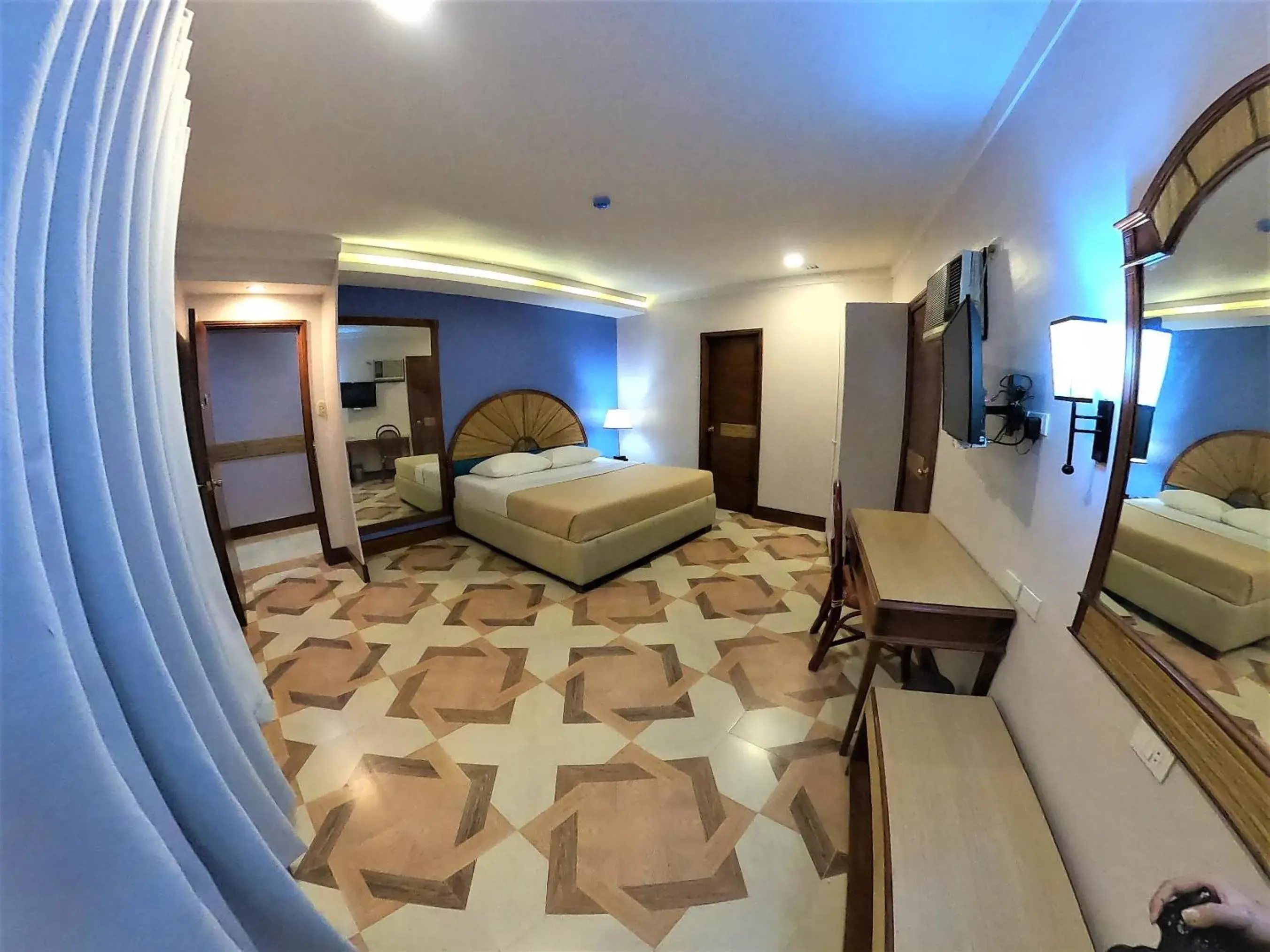 Triple Room with Garden View in Hotel Valencia Triple Room with Garden View in Hotel Valencia