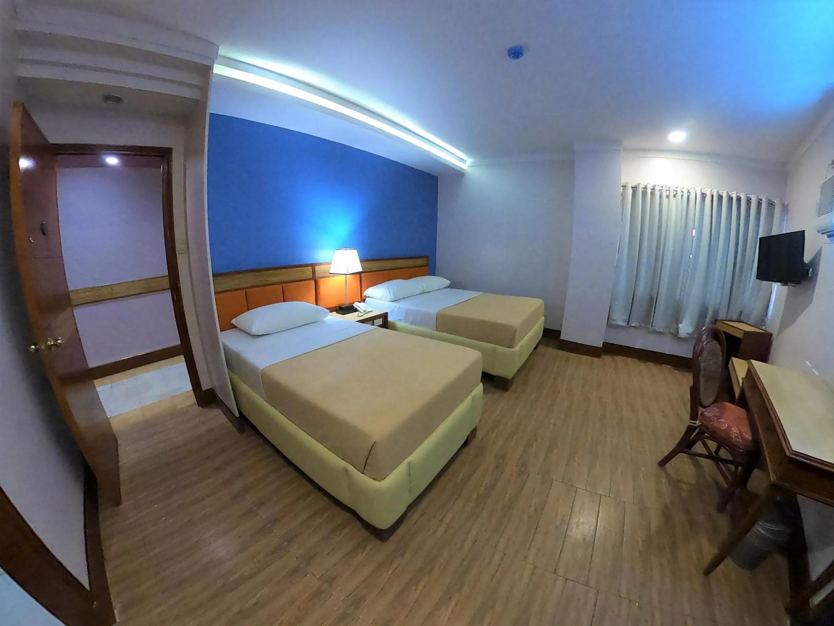 Photo of the whole room, Bed in Hotel Valencia