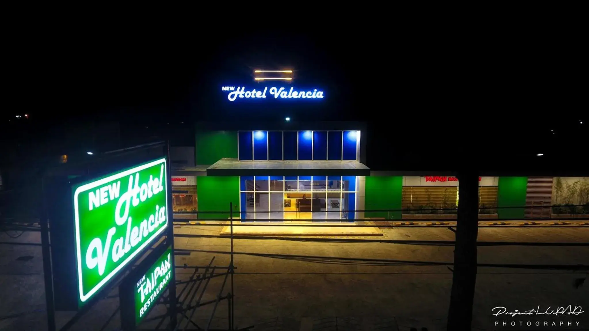 Facade/entrance in Hotel Valencia Facade/entrance in Hotel Valencia