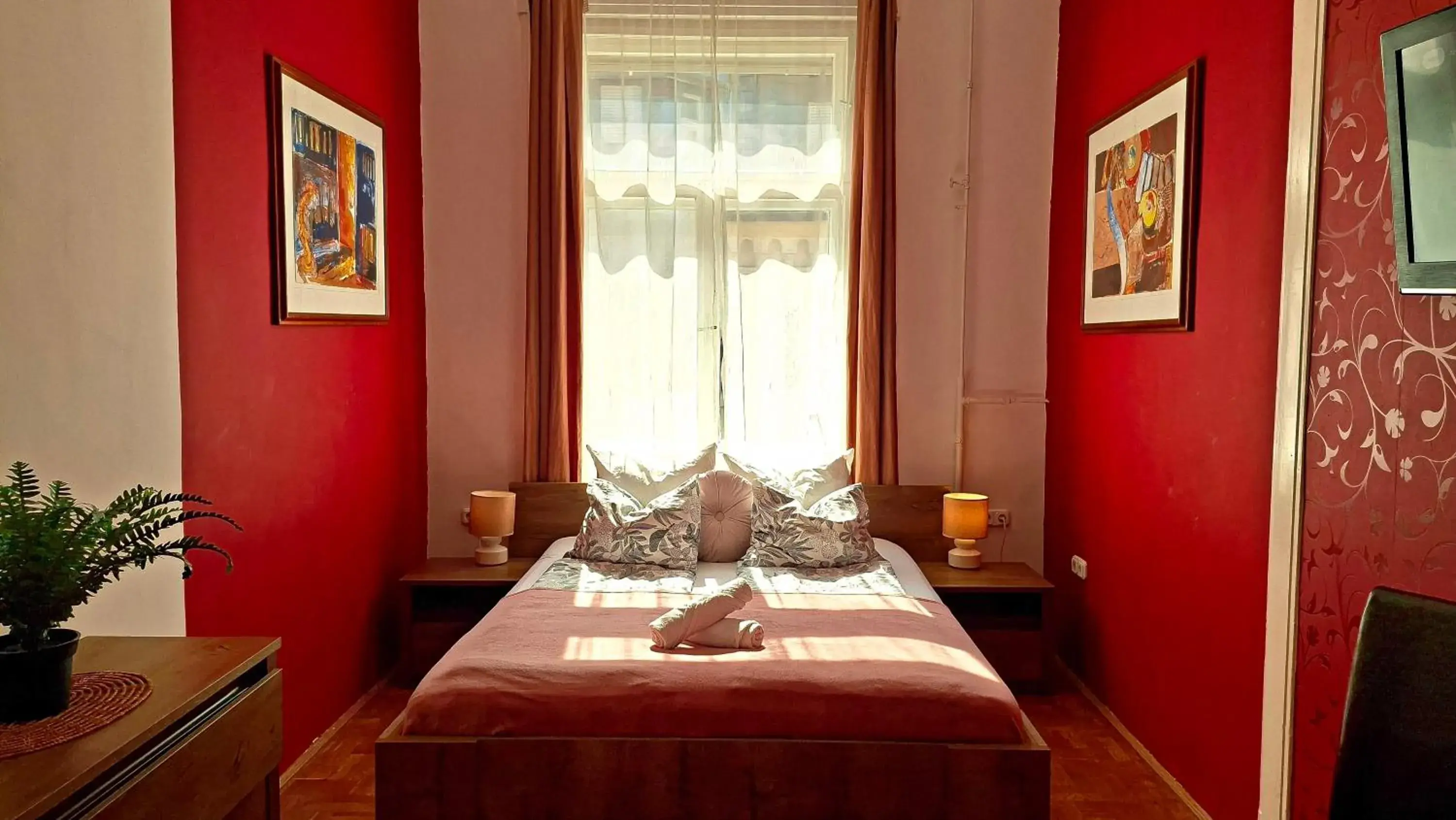 Family Room with Shared Bathroom in Black Sheep Budapest Smart Rooms Family Room with Shared Bathroom in Black Sheep Budapest Smart Rooms