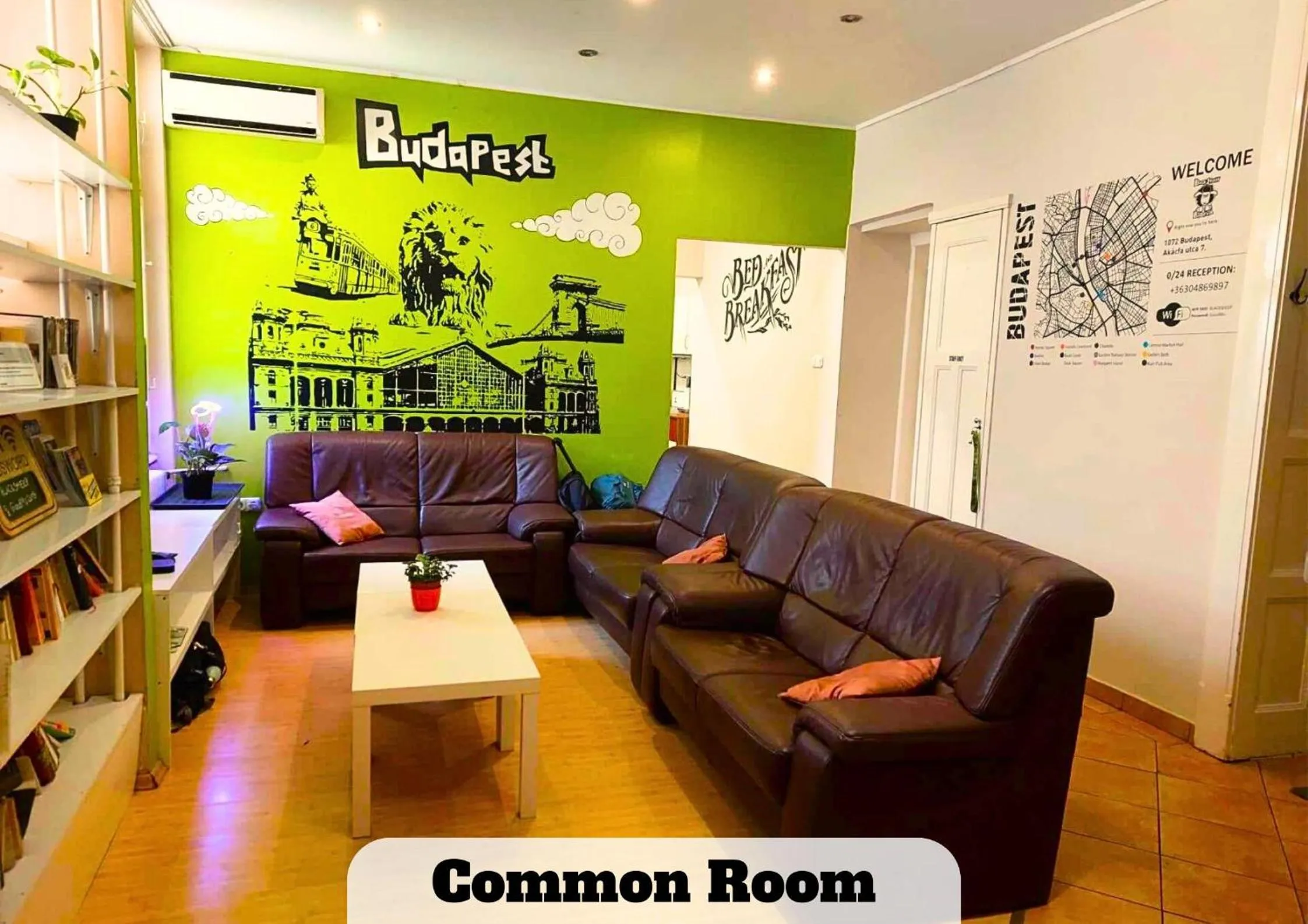 Living room in Black Sheep Budapest Smart Rooms