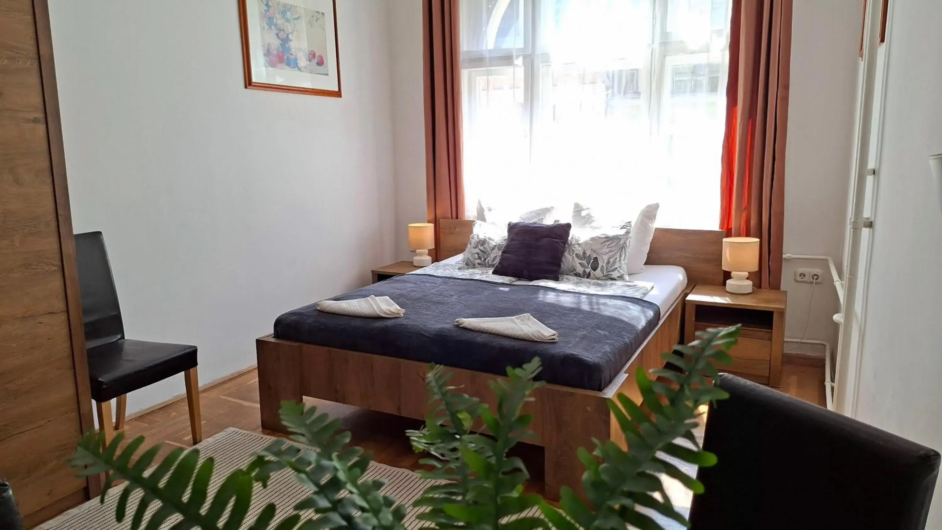 Family Room with Shared Bathroom in Black Sheep Budapest Smart Rooms Family Room with Shared Bathroom in Black Sheep Budapest Smart Rooms