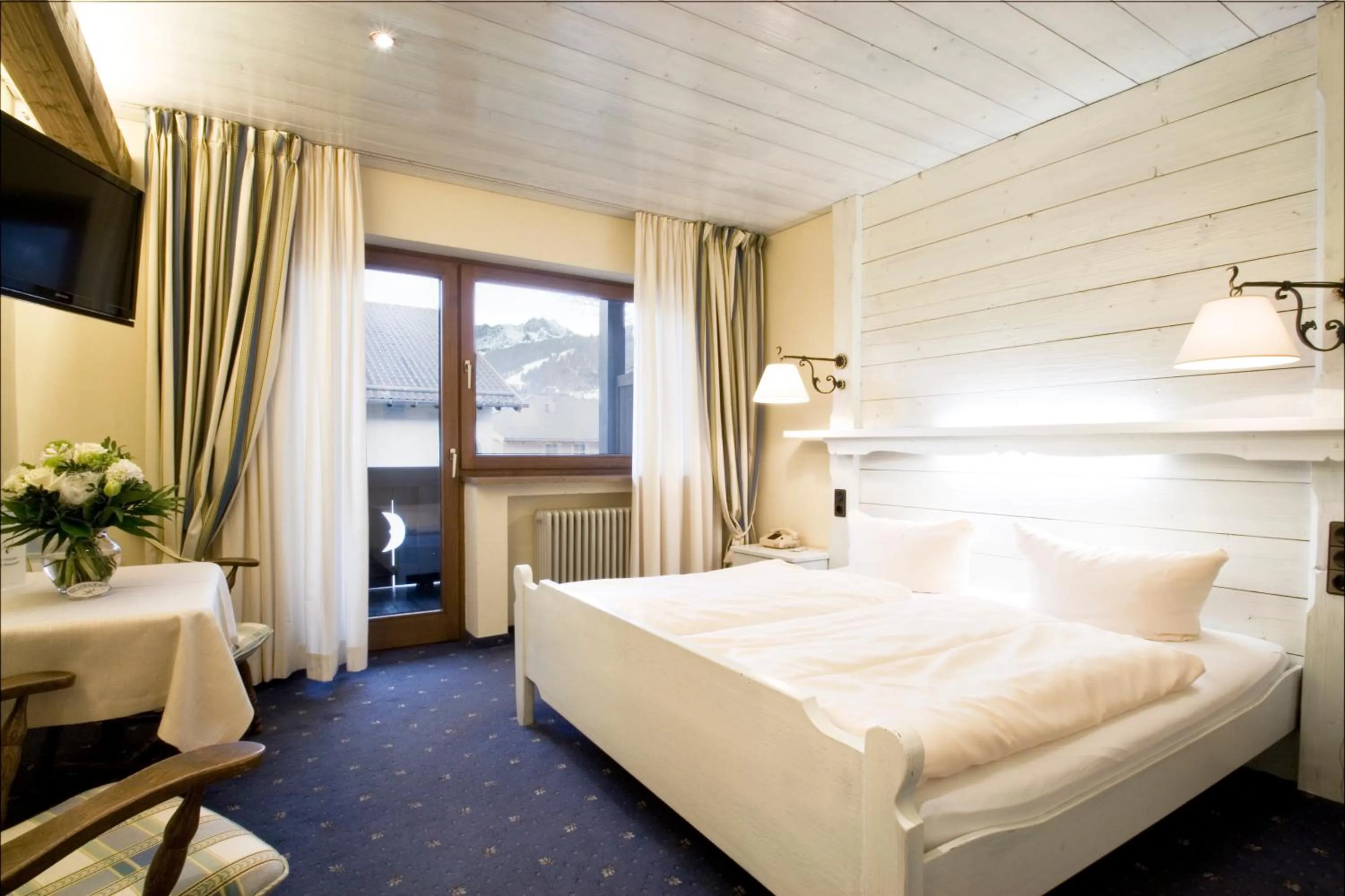 Photo of the whole room, Bed in Bavaria Biohotel