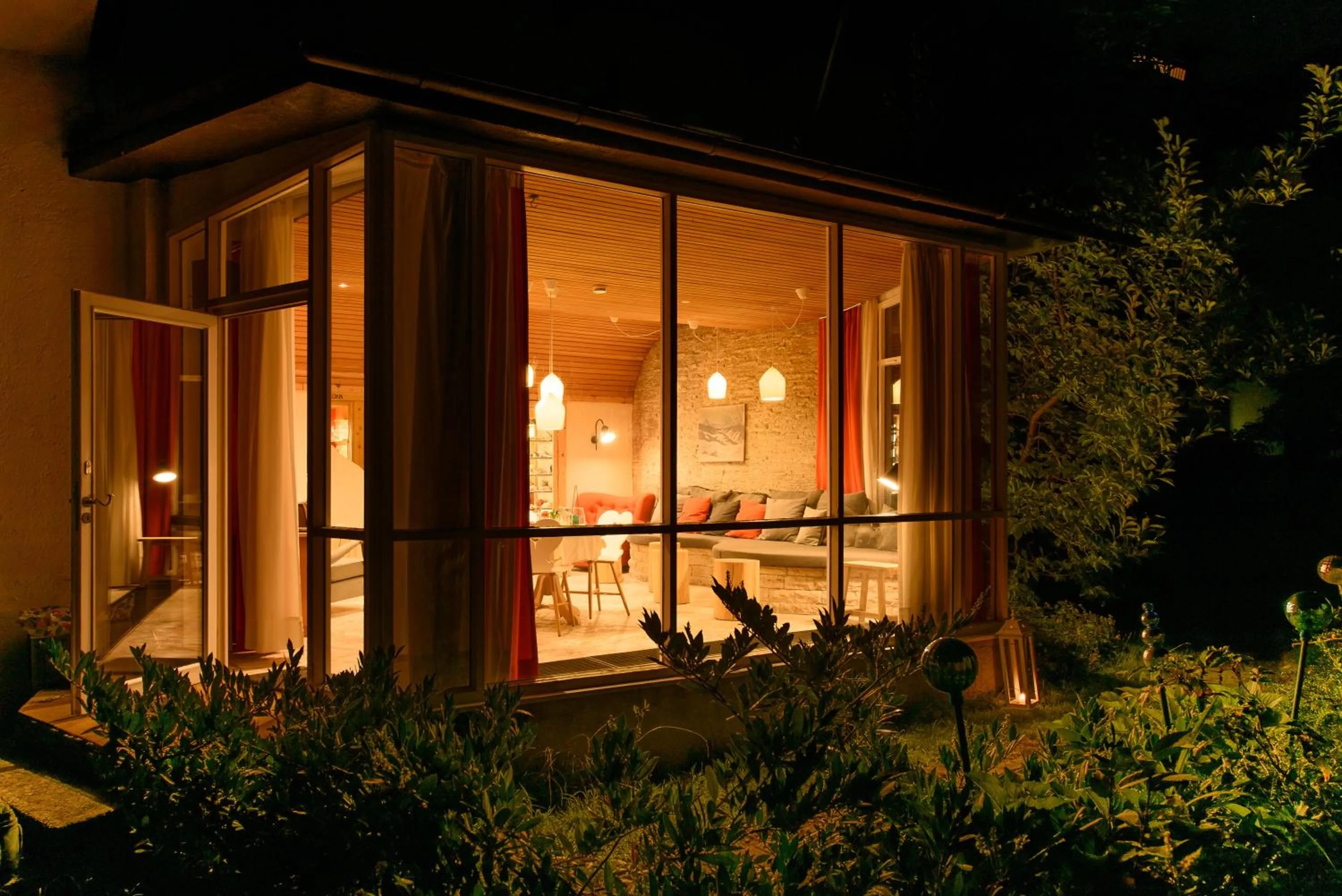 Communal lounge/ TV room in Bavaria Biohotel