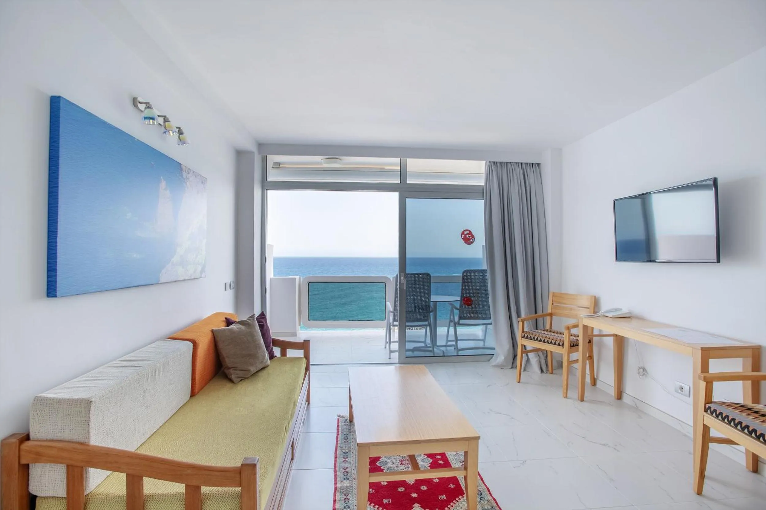 Communal lounge/ TV room in Hotel Europalace