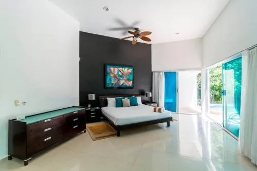 Private Pool Villa, Walk to Beach & 5th Ave
