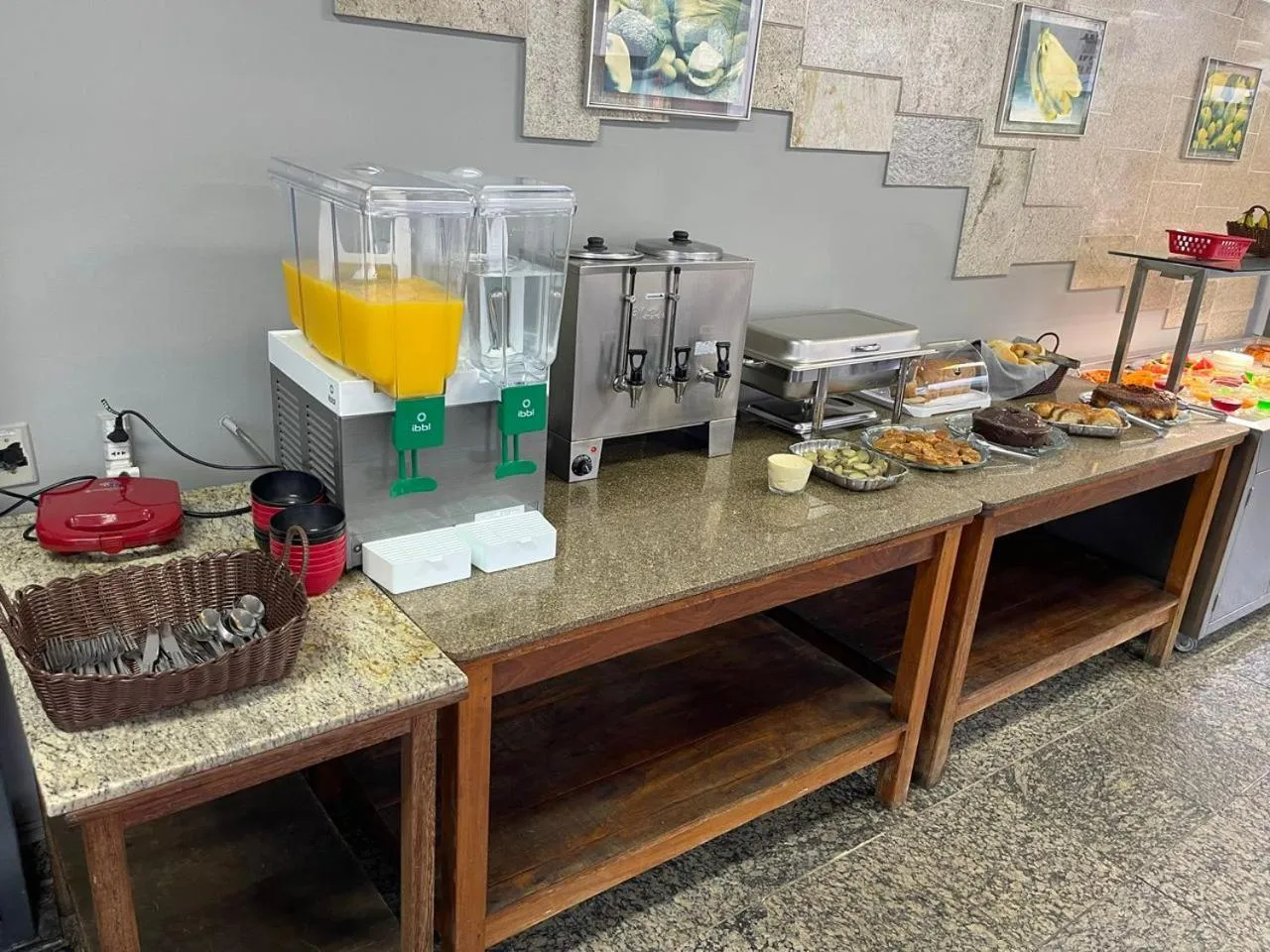 Breakfast in Hotel Economy 888 - Próximo a Praça da Estação e Rodoviária