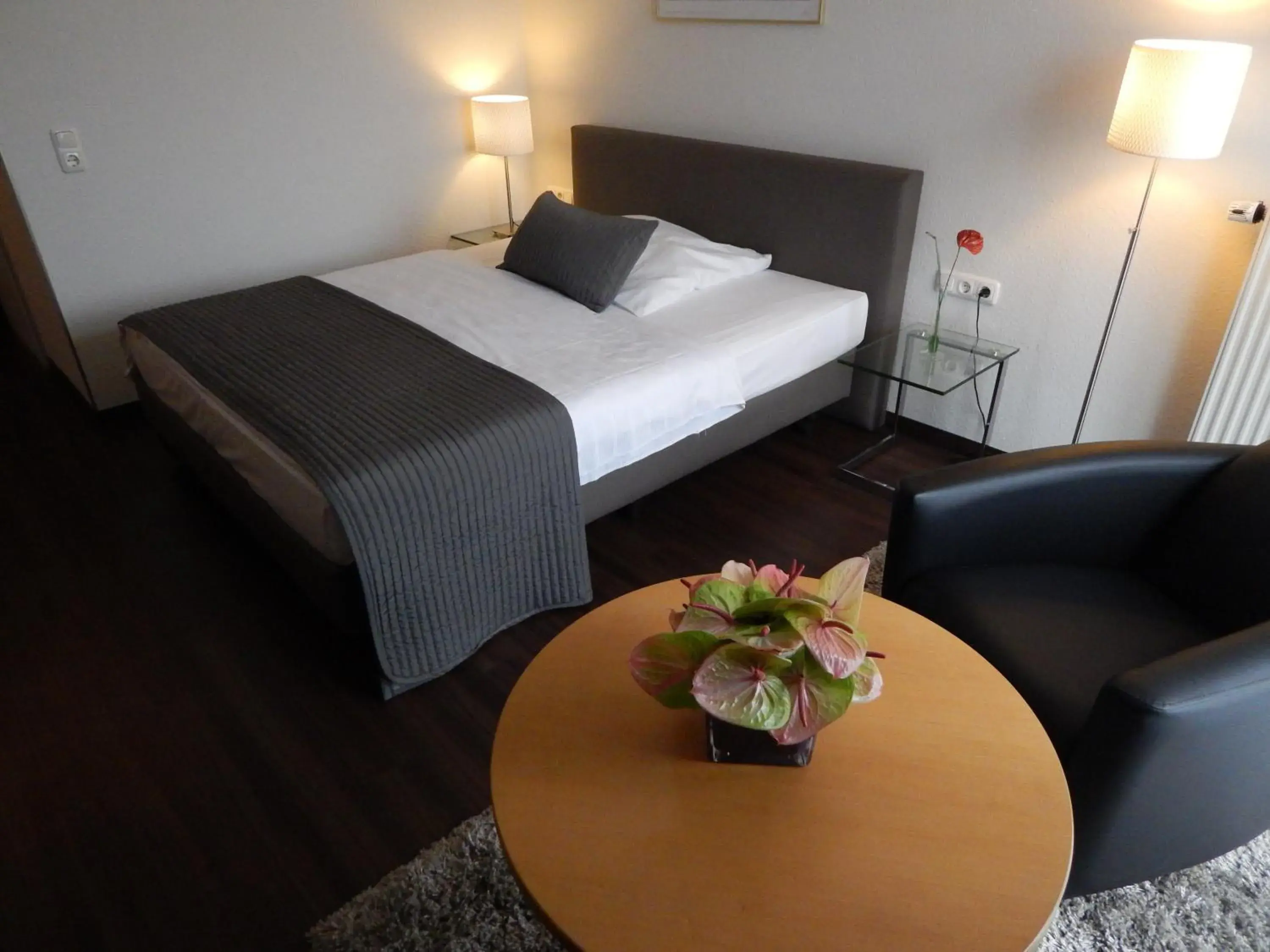 Photo of the whole room, Bed in Hotel Schweizer Hof Photo of the whole room, Bed in Hotel Schweizer Hof