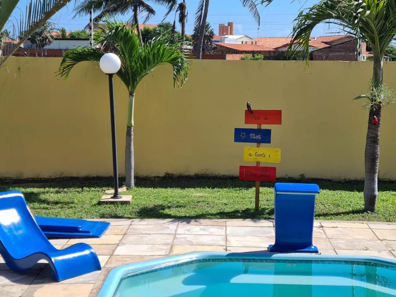 Seating area in Pousada Sonho de Mar