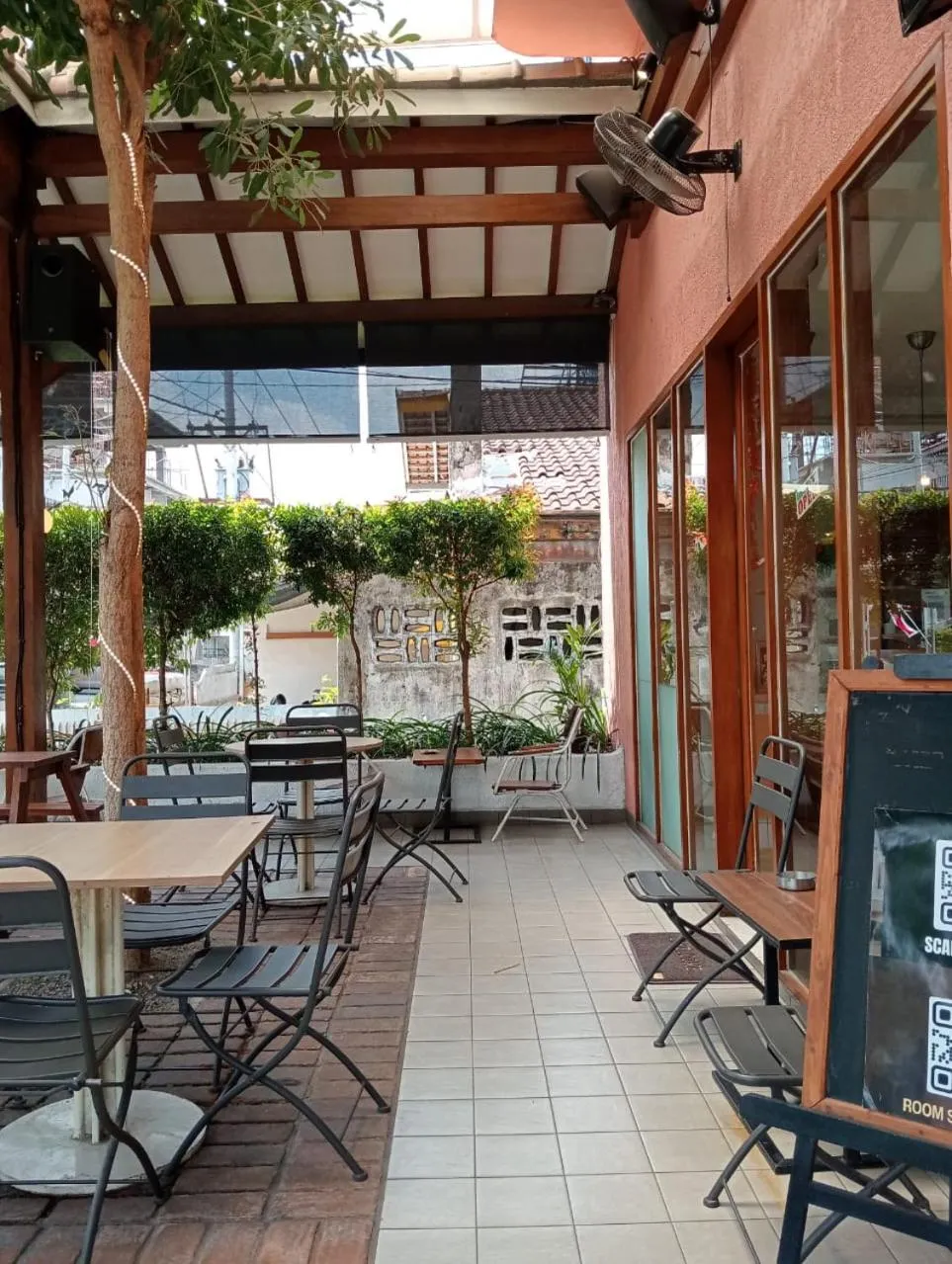 Restaurant/places to eat in Liberta Malioboro South