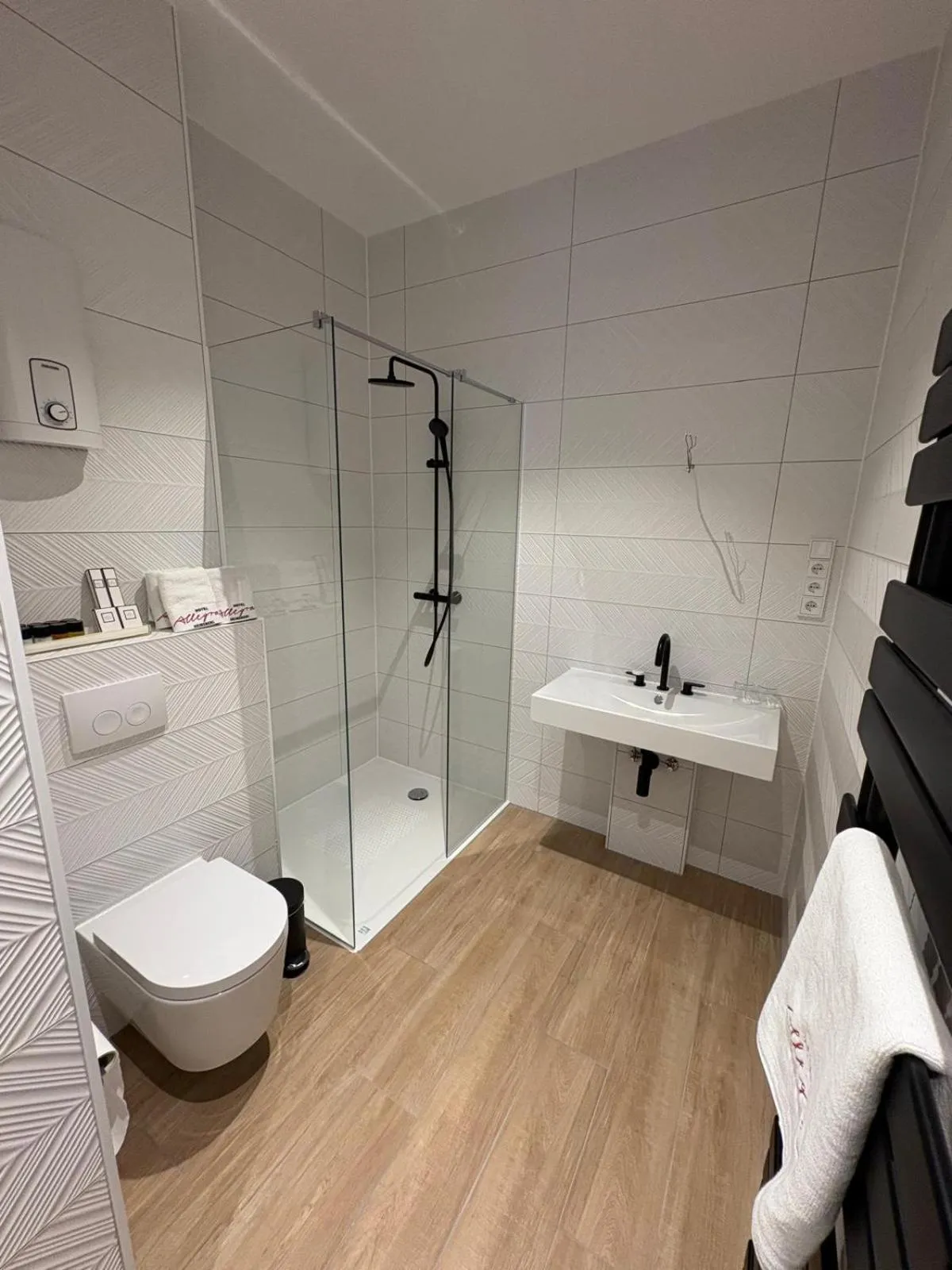 Shower in Hotel Allegra