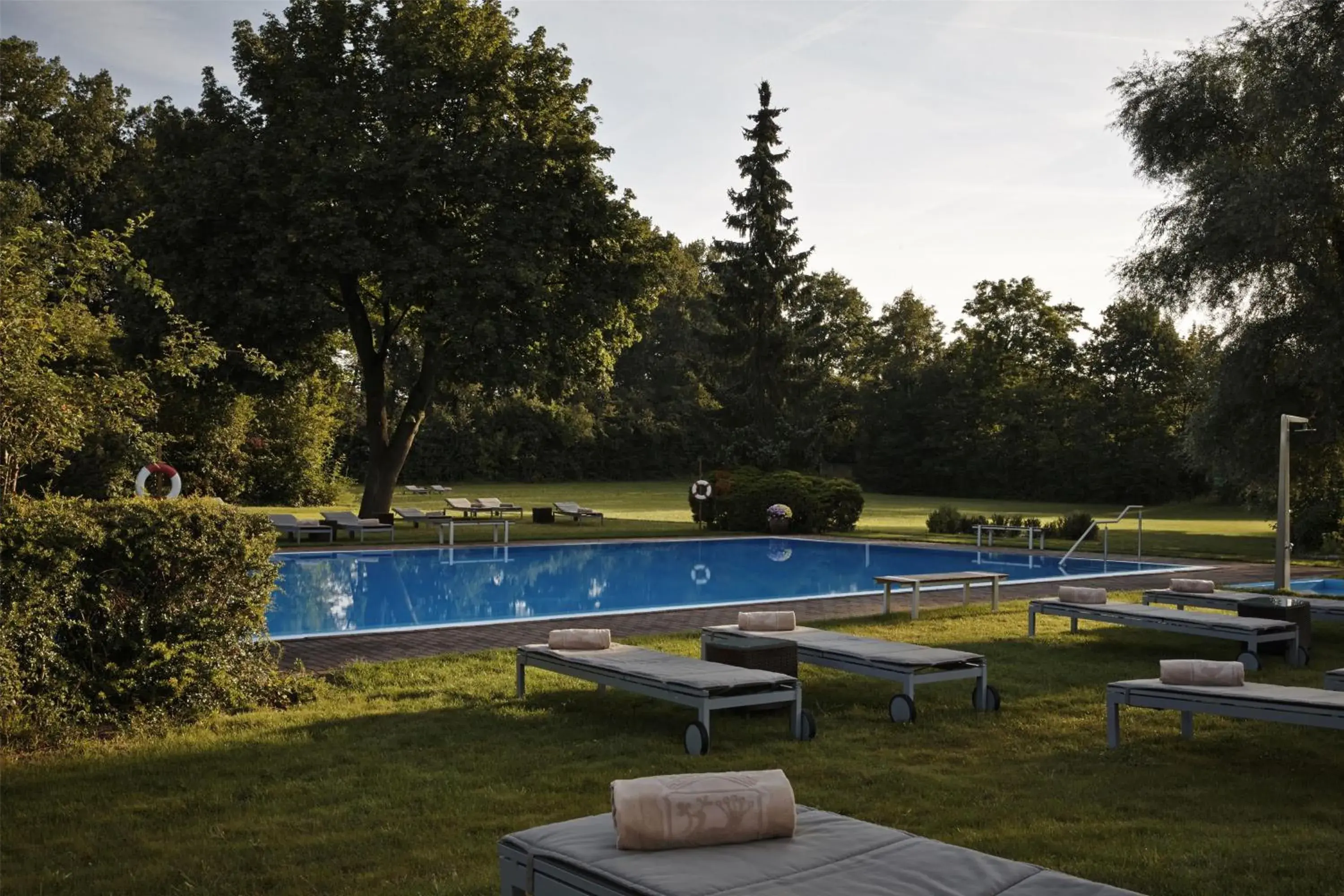 Pool view in Hilton Frankfurt Gravenbruch Pool view in Hilton Frankfurt Gravenbruch