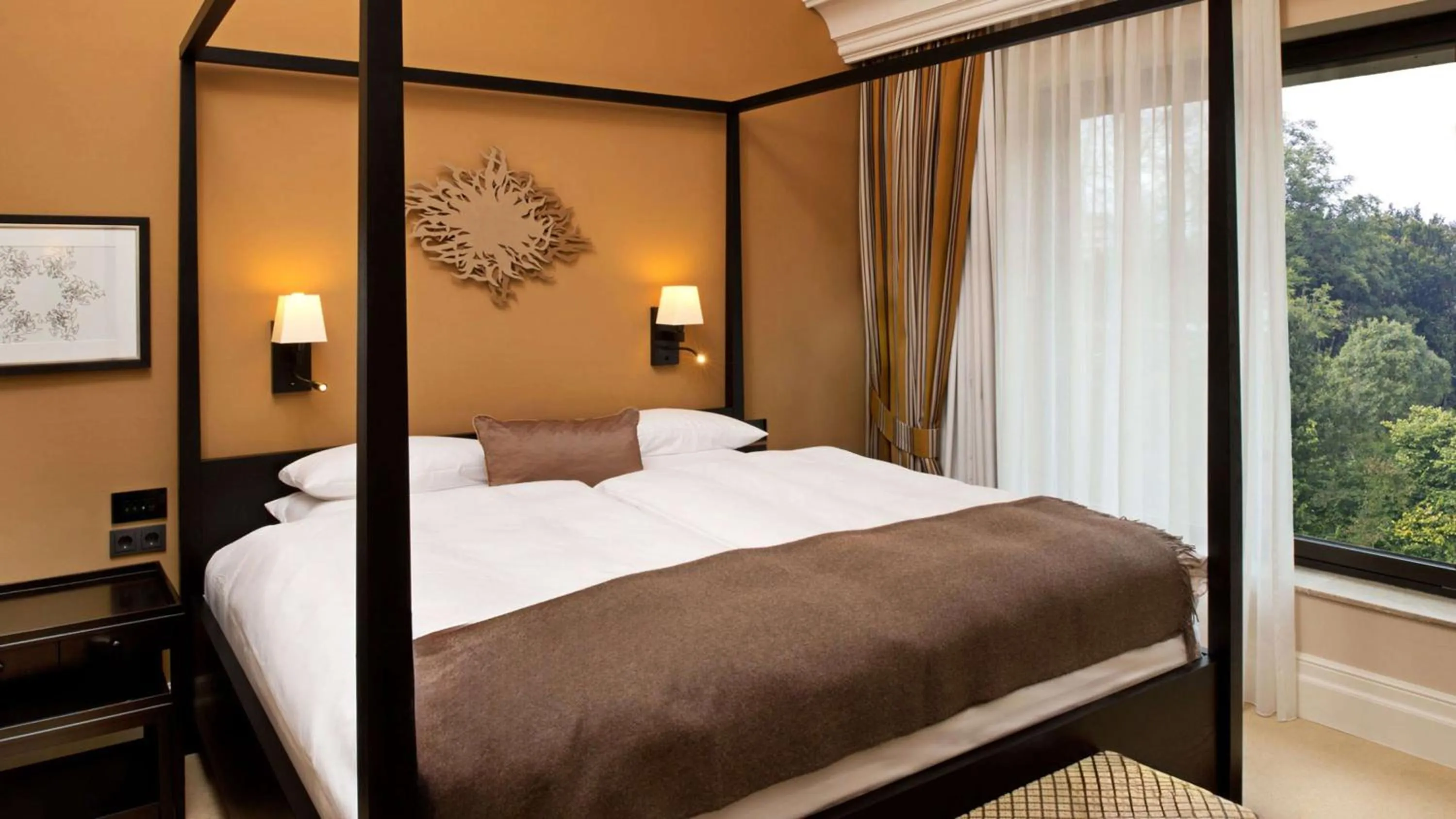 Bed in Hilton Frankfurt Gravenbruch