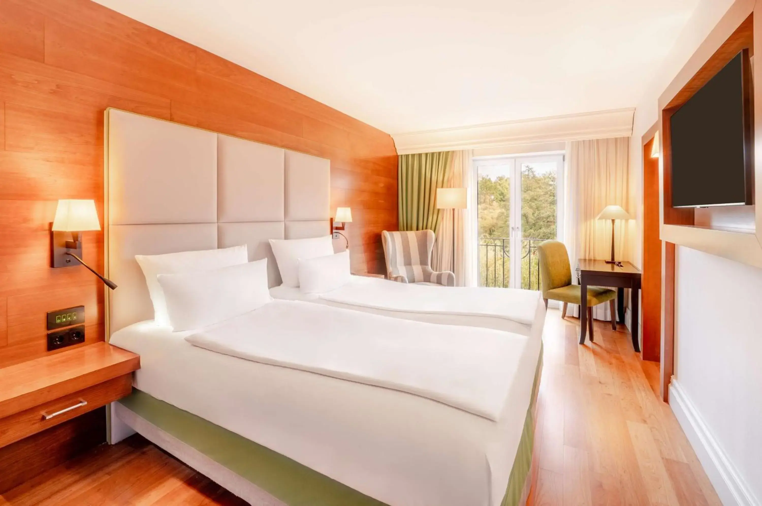 Executive Twin Room with Lake View in Hilton Frankfurt Gravenbruch Executive Twin Room with Lake View in Hilton Frankfurt Gravenbruch