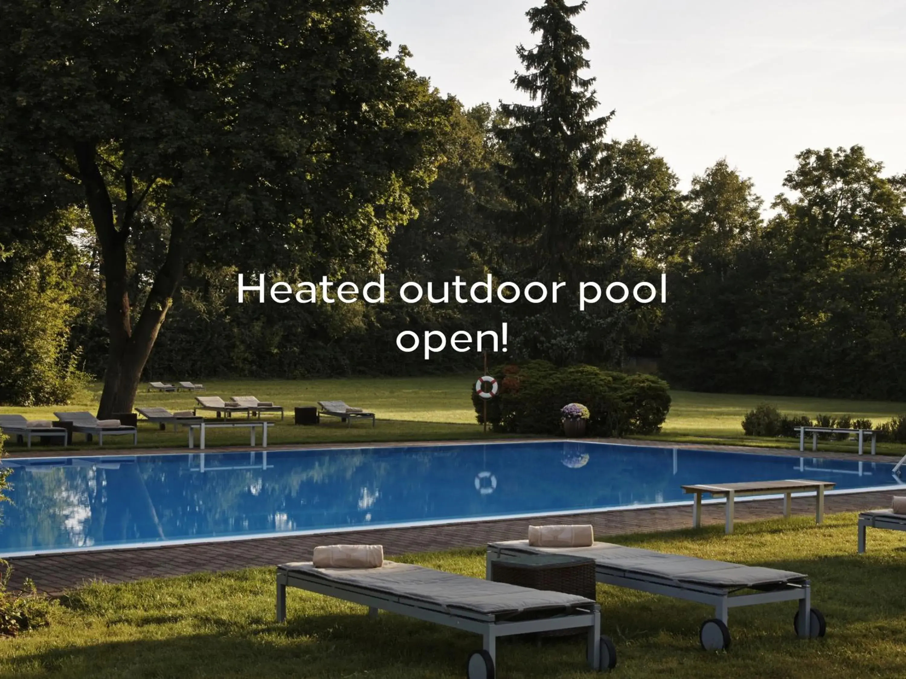 Pool view in Hilton Frankfurt Gravenbruch Pool view in Hilton Frankfurt Gravenbruch