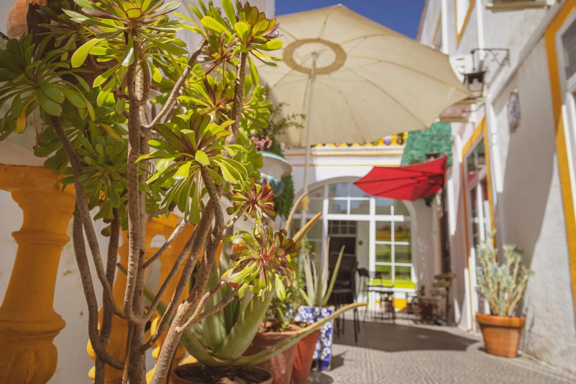 Property building in Very Typical - Alojamento Local