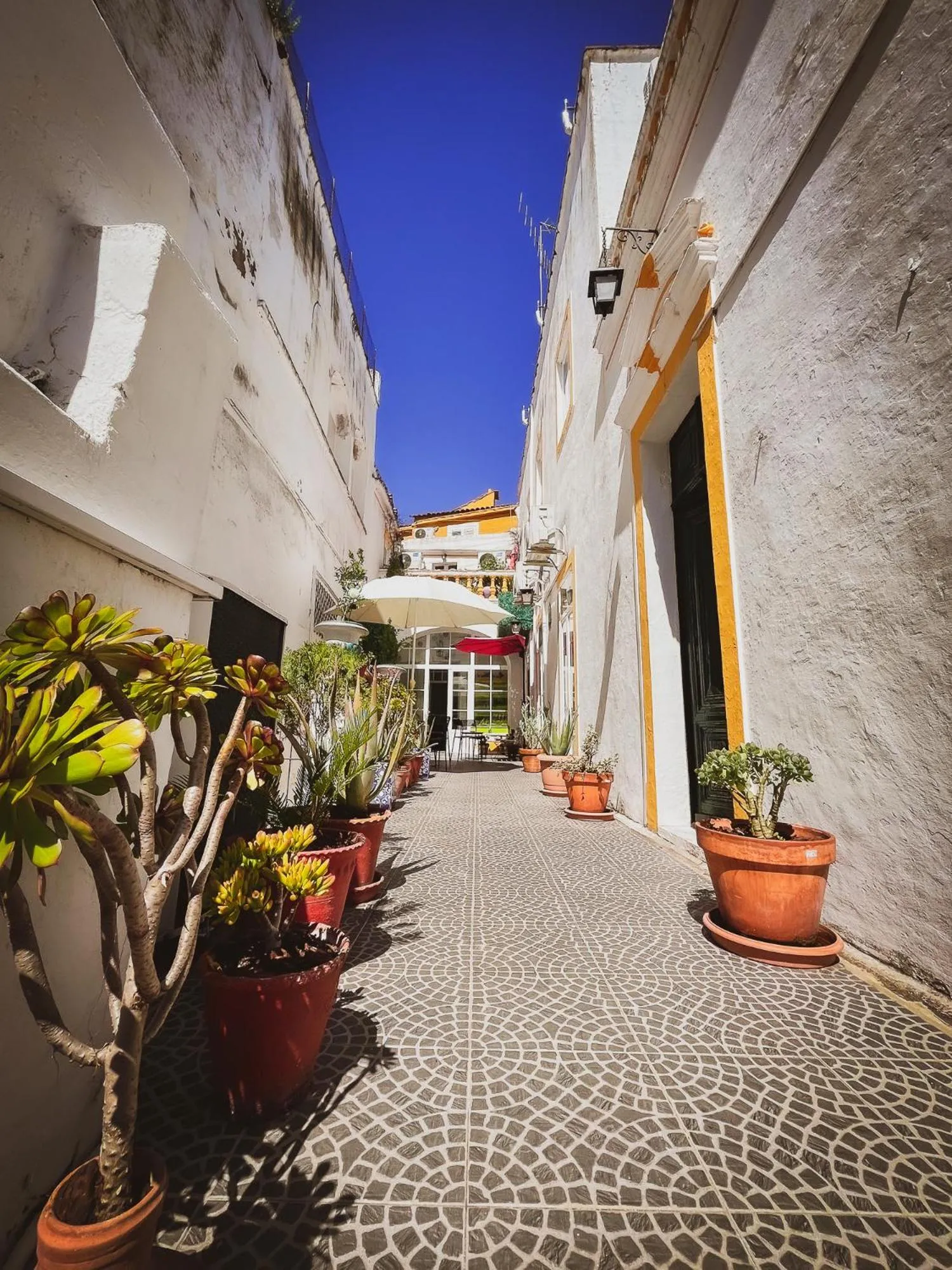 Property building in Very Typical - Alojamento Local