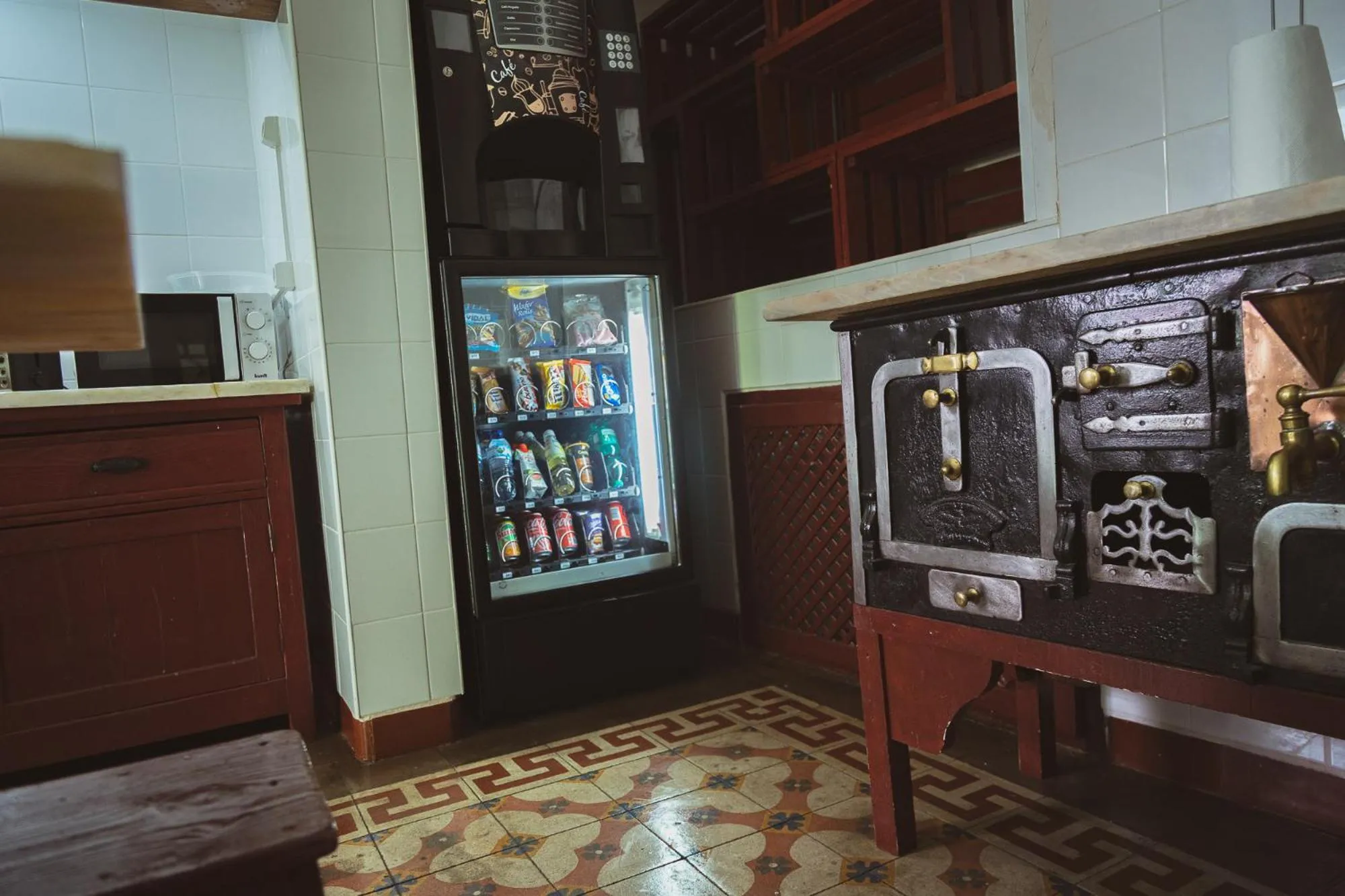 Coffee/tea facilities in Very Typical - Alojamento Local