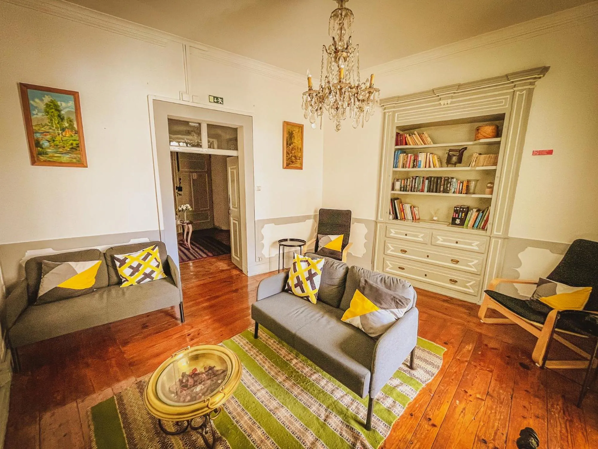 Library in Very Typical - Alojamento Local