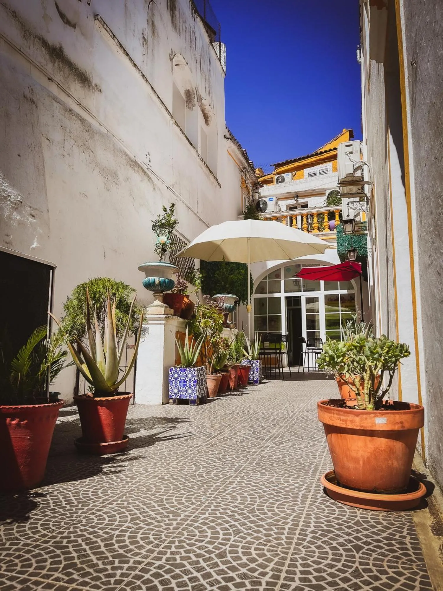 Property building in Very Typical - Alojamento Local