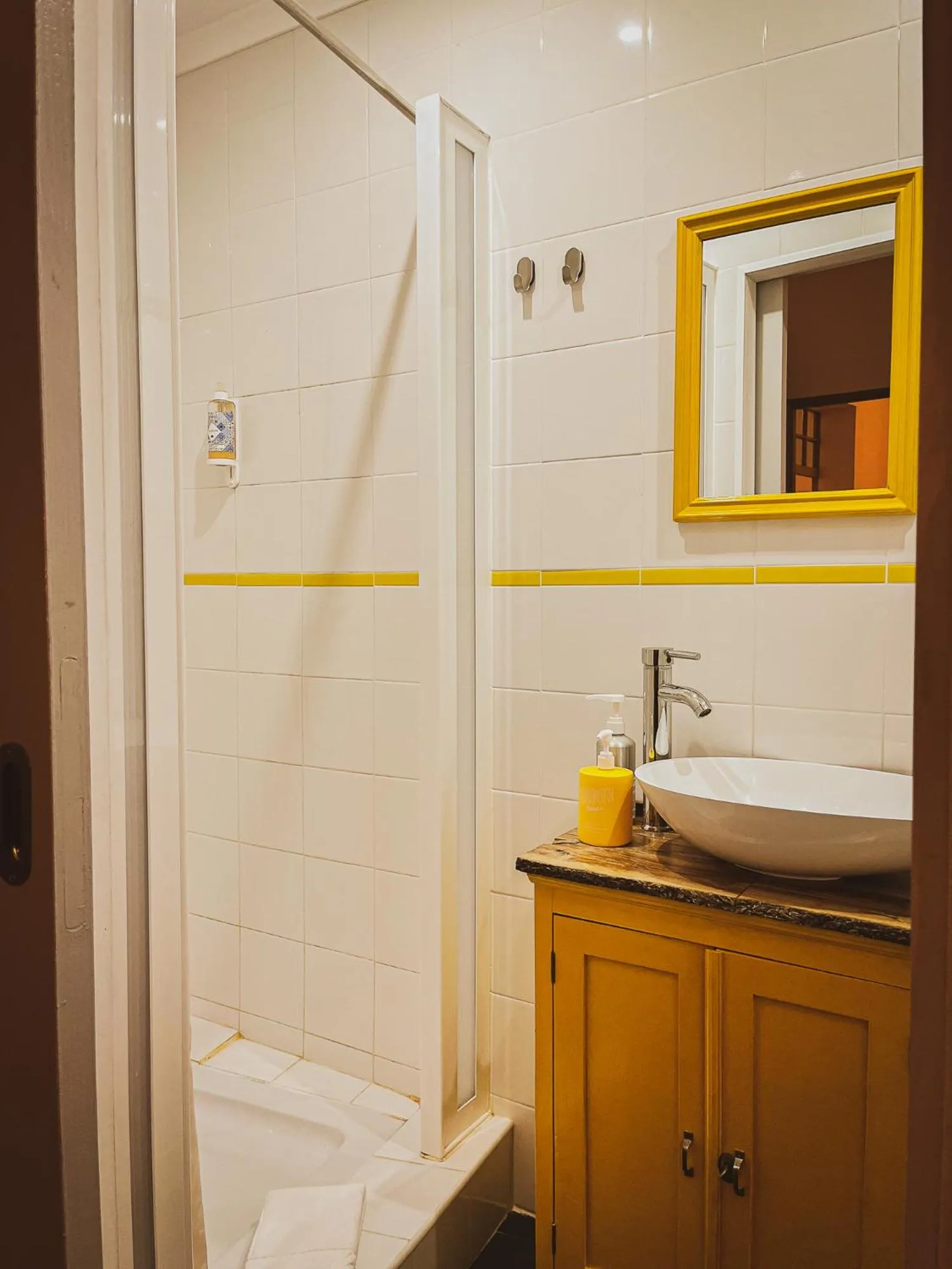 Very Typical - Alojamento Local