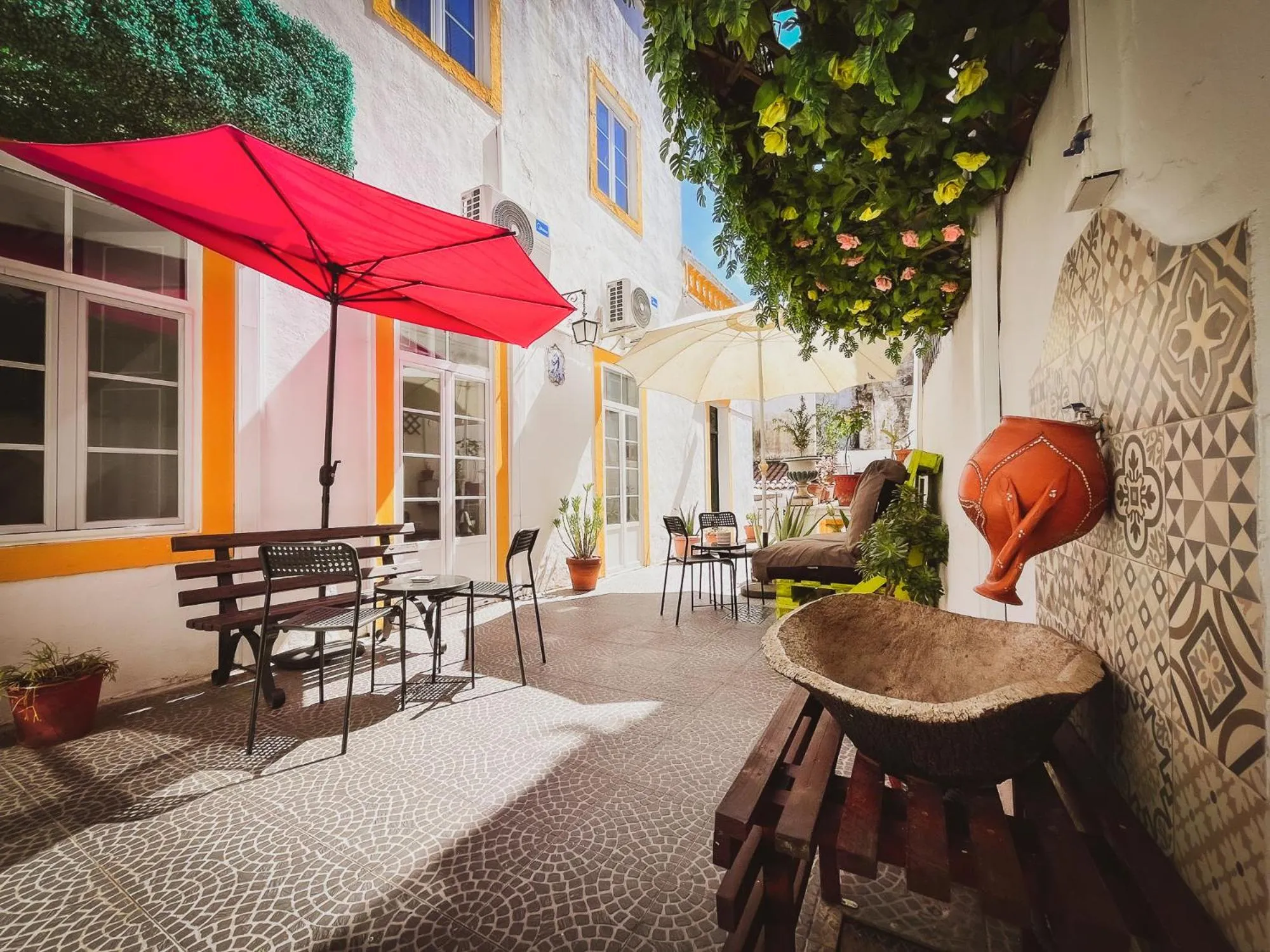 Property building in Very Typical - Alojamento Local