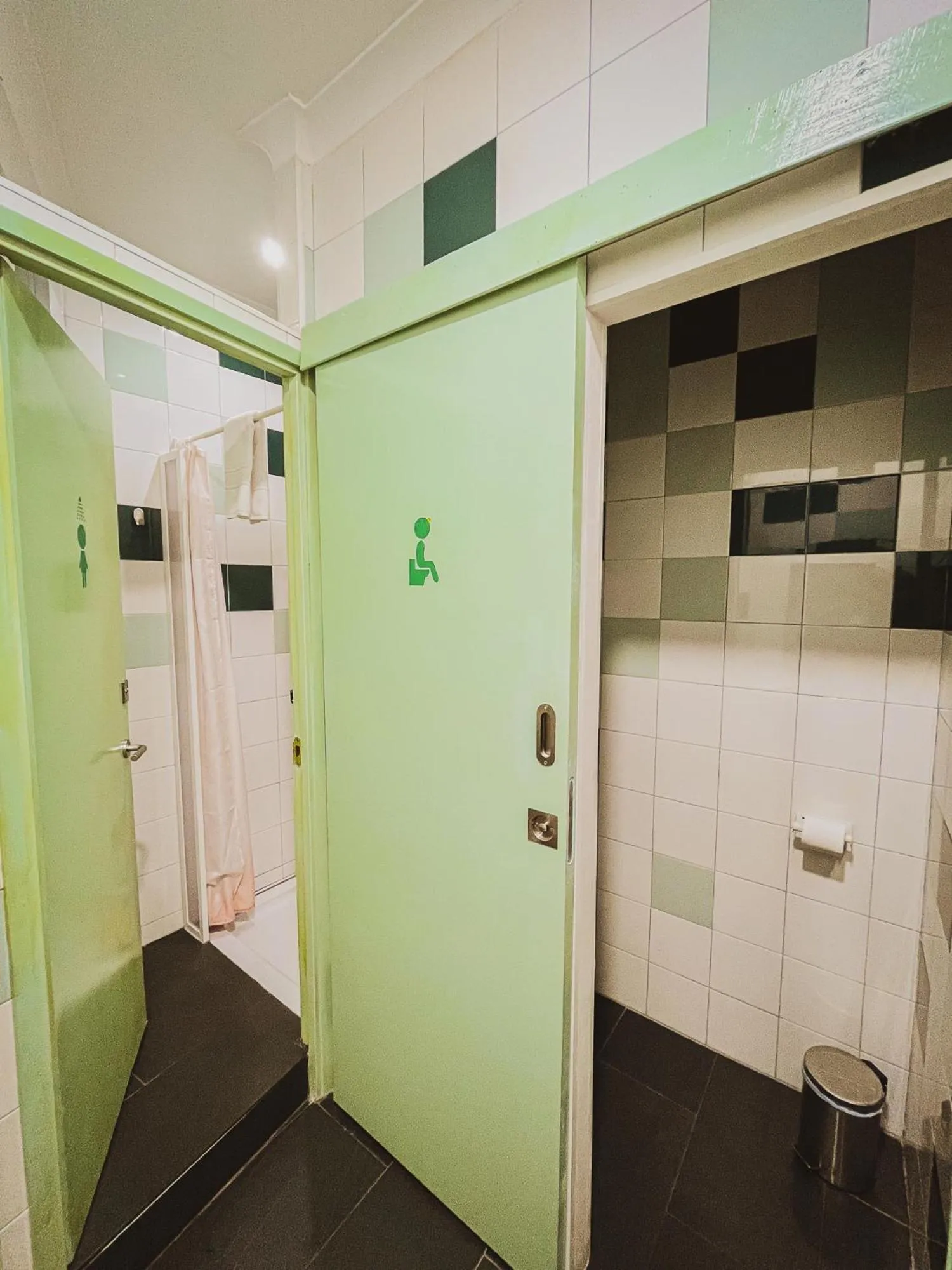 Shower in Very Typical - Alojamento Local