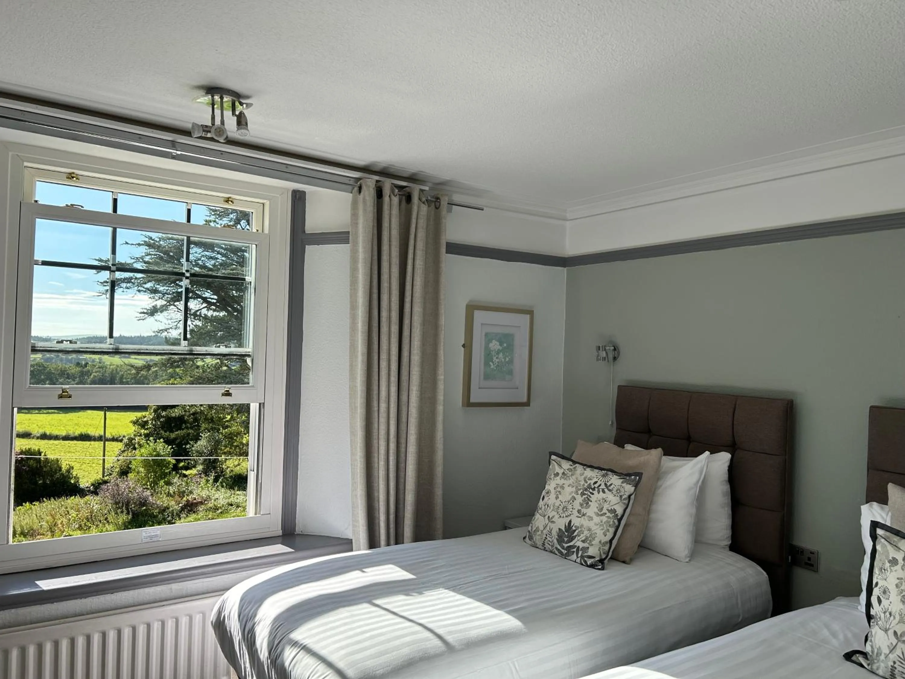 Bedroom, Bed in Uplands Inn Cartmel