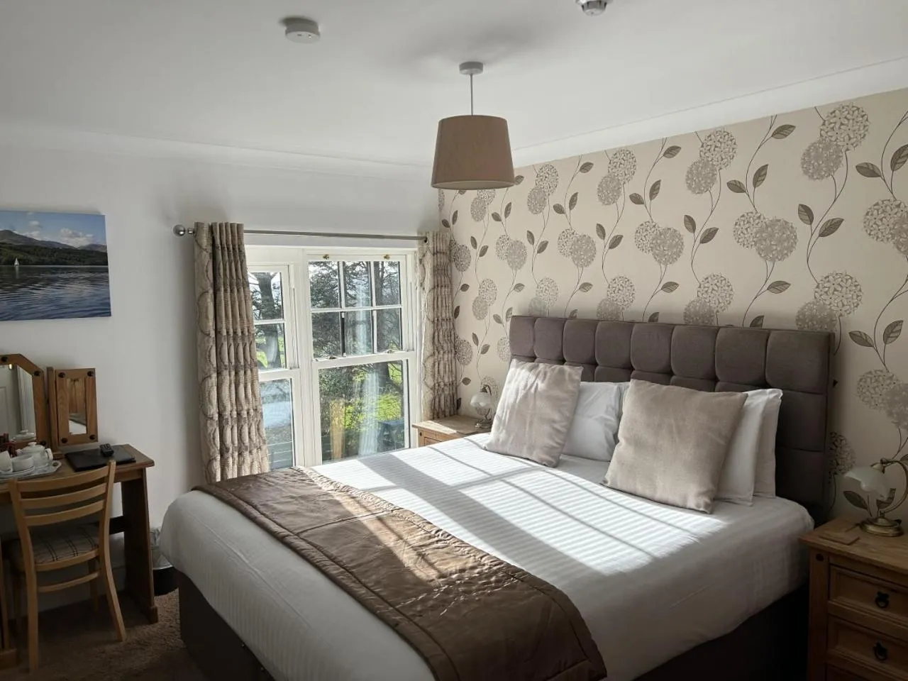 Bedroom, Bed in Uplands Inn Cartmel