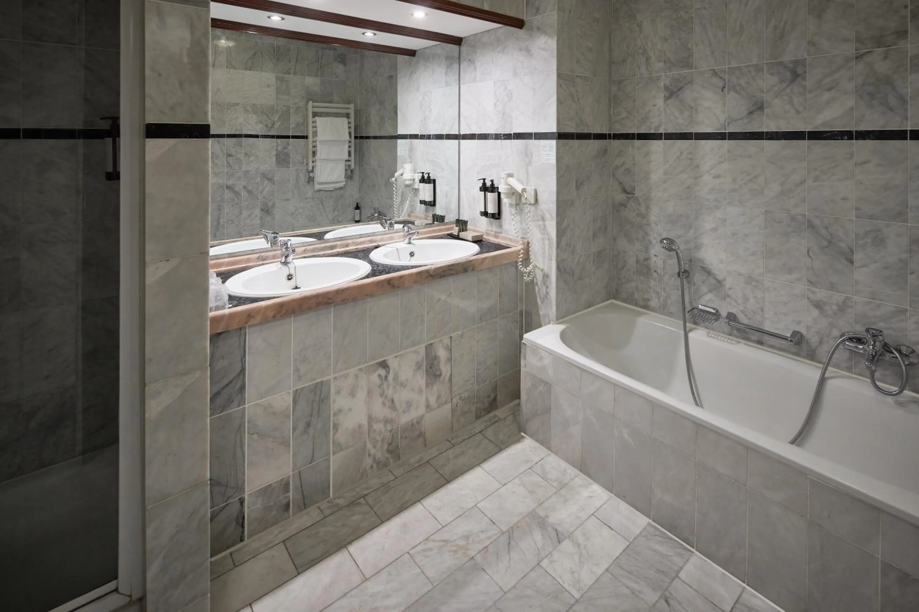 Shower in Hotel Gladbeck van der Valk