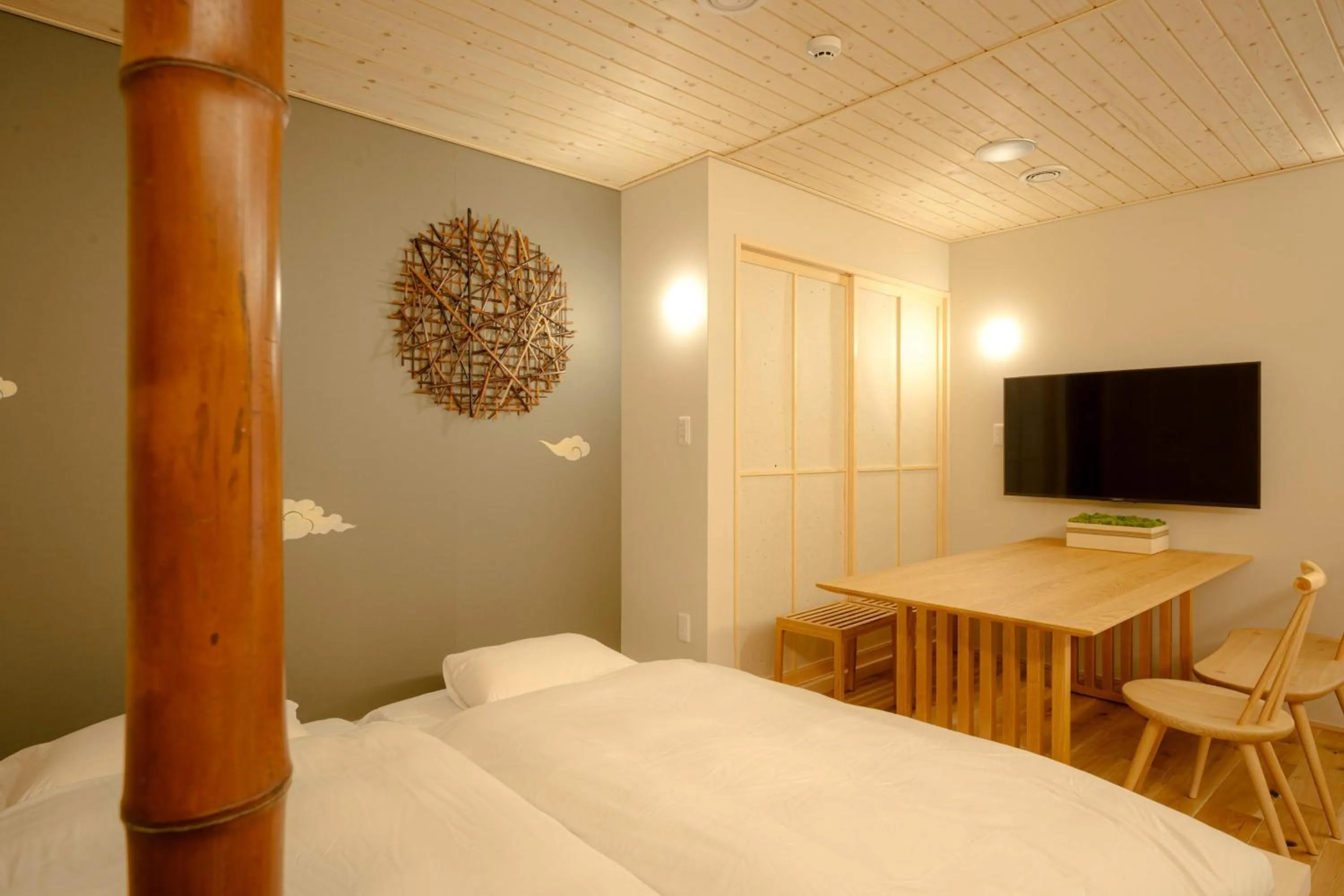 Photo of the whole room, Bed in so, KANAZAWA