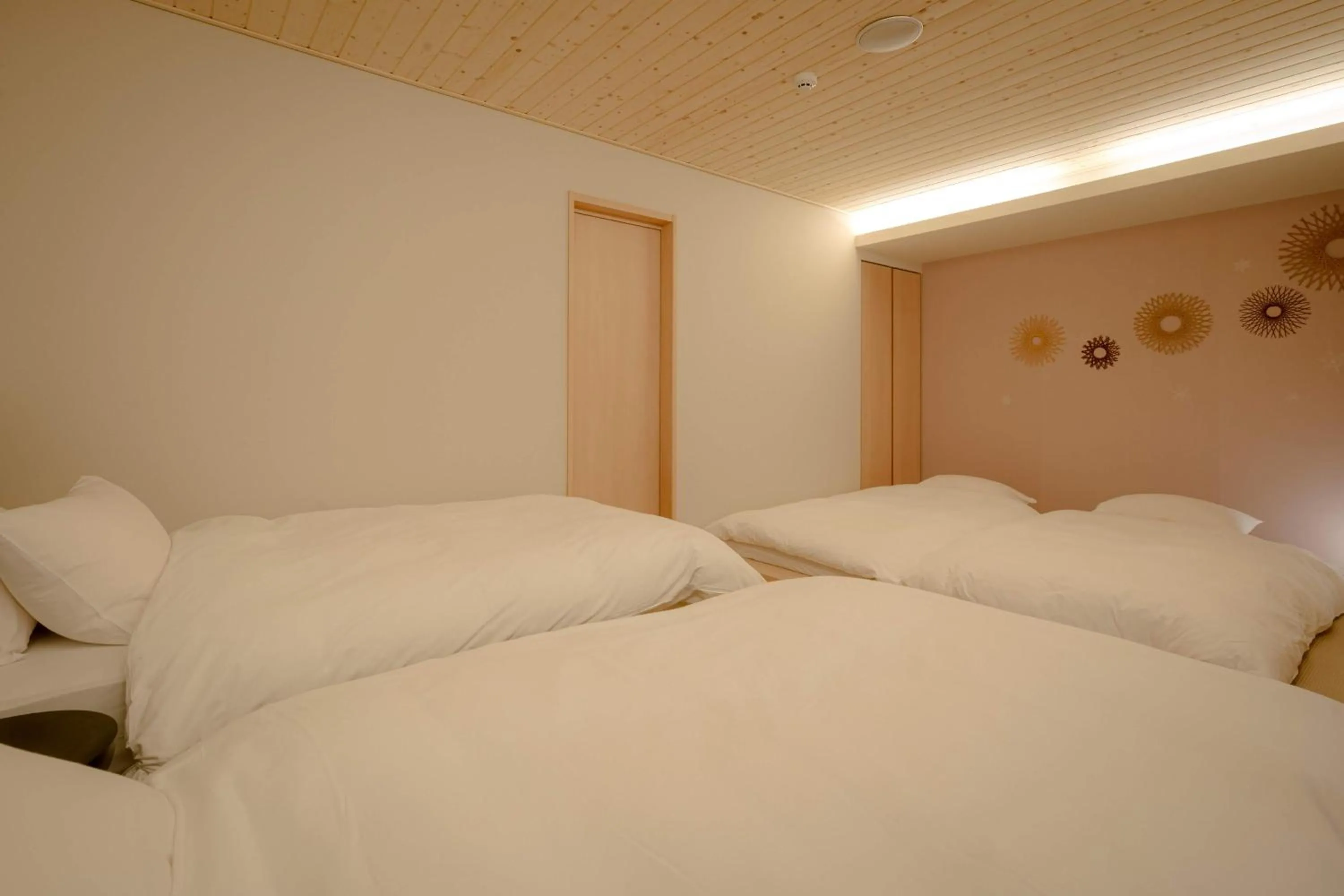 Photo of the whole room, Bed in so, KANAZAWA