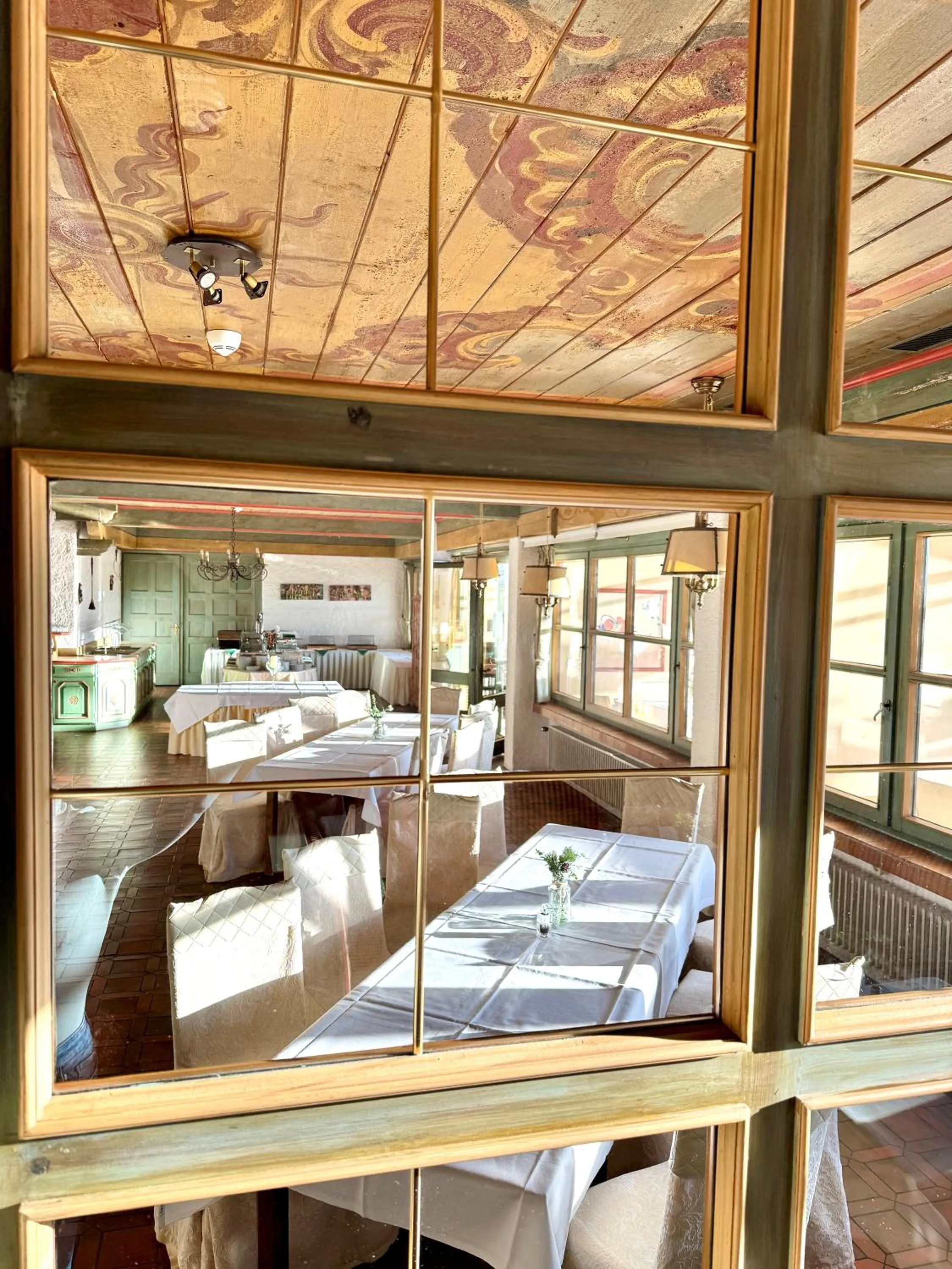 Restaurant/places to eat in Sure Hotel by Best Western Rhoen Garden