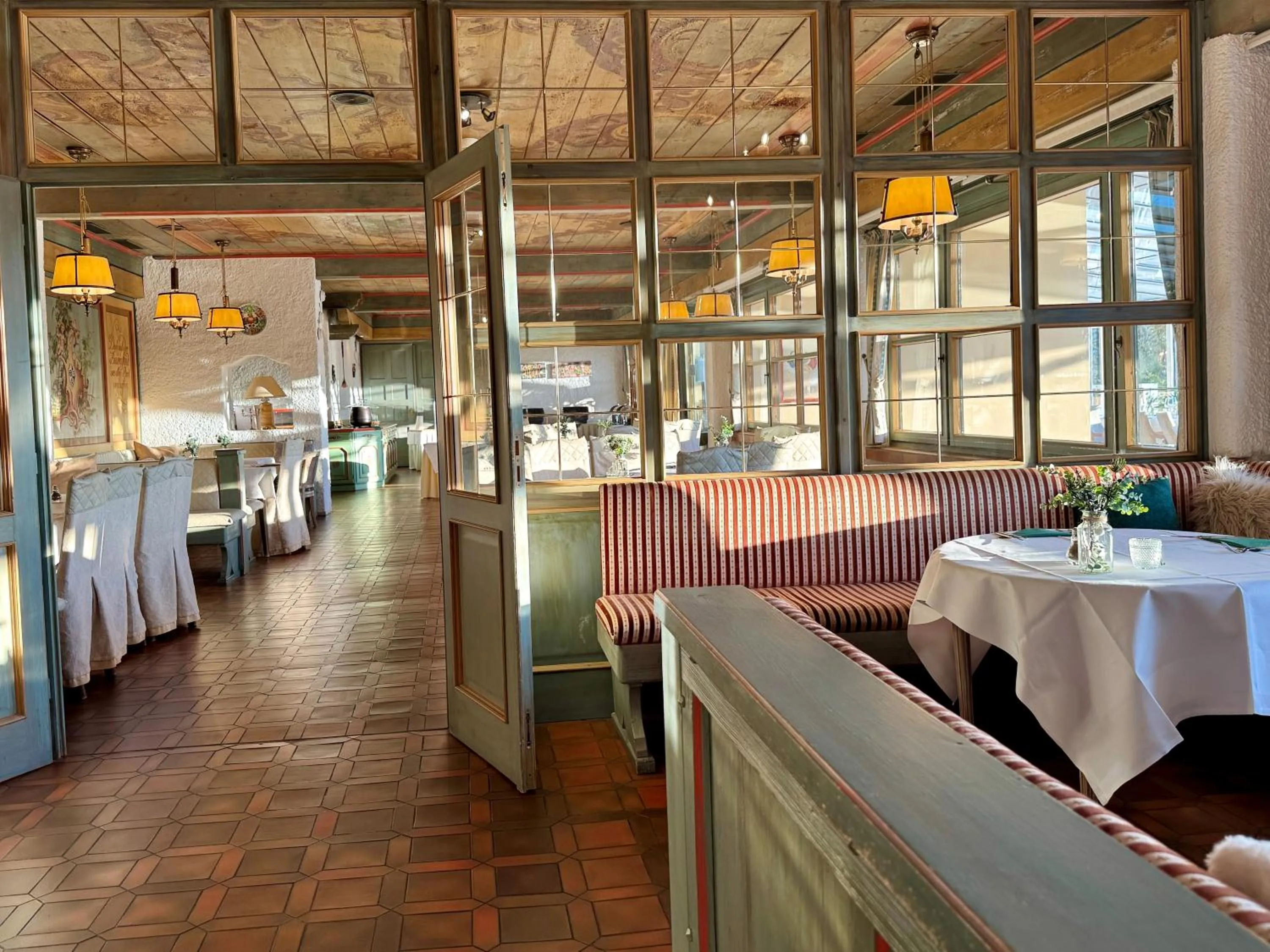 Restaurant/places to eat in Sure Hotel by Best Western Rhoen Garden