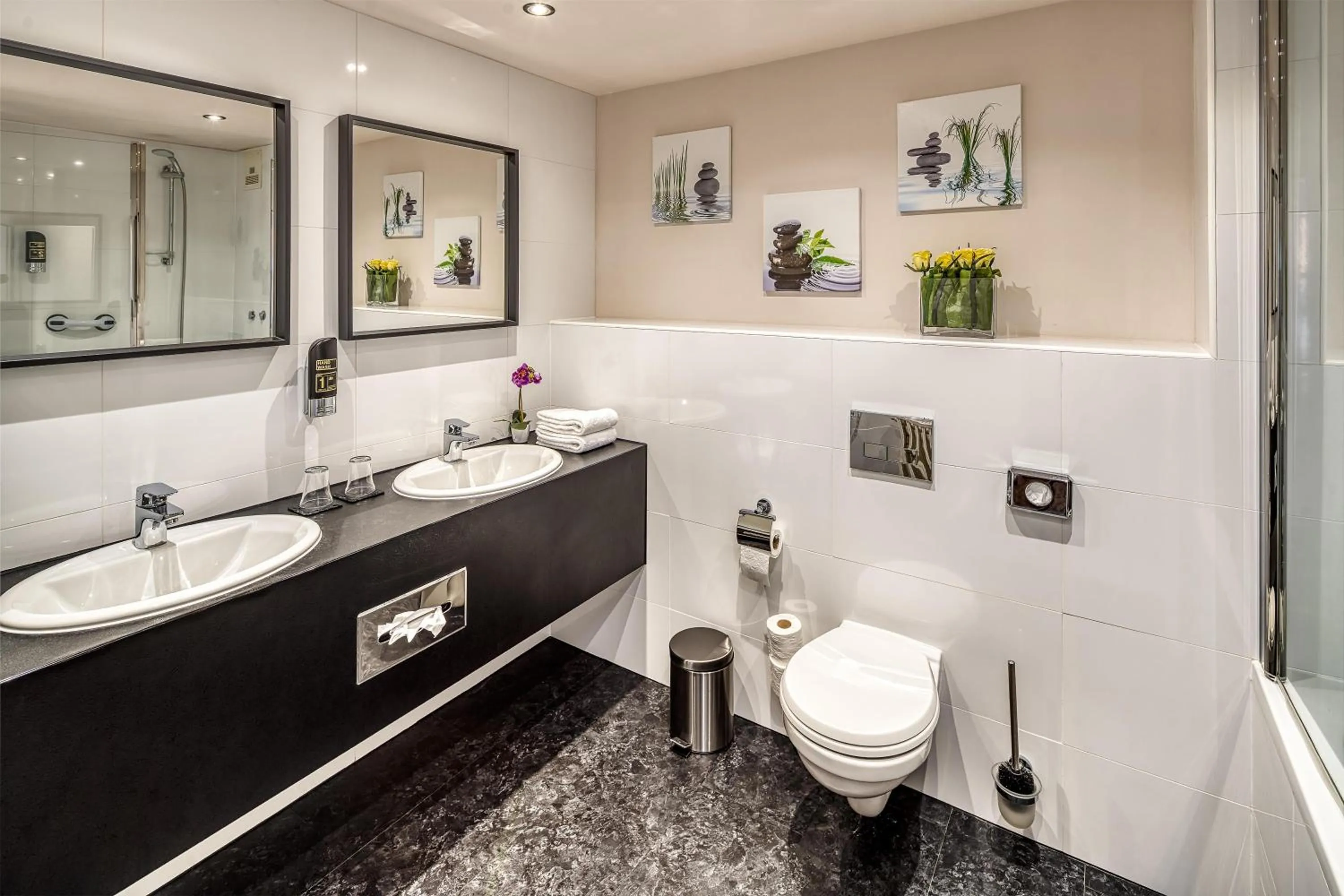 Bathroom in Sure Hotel by Best Western Rhoen Garden