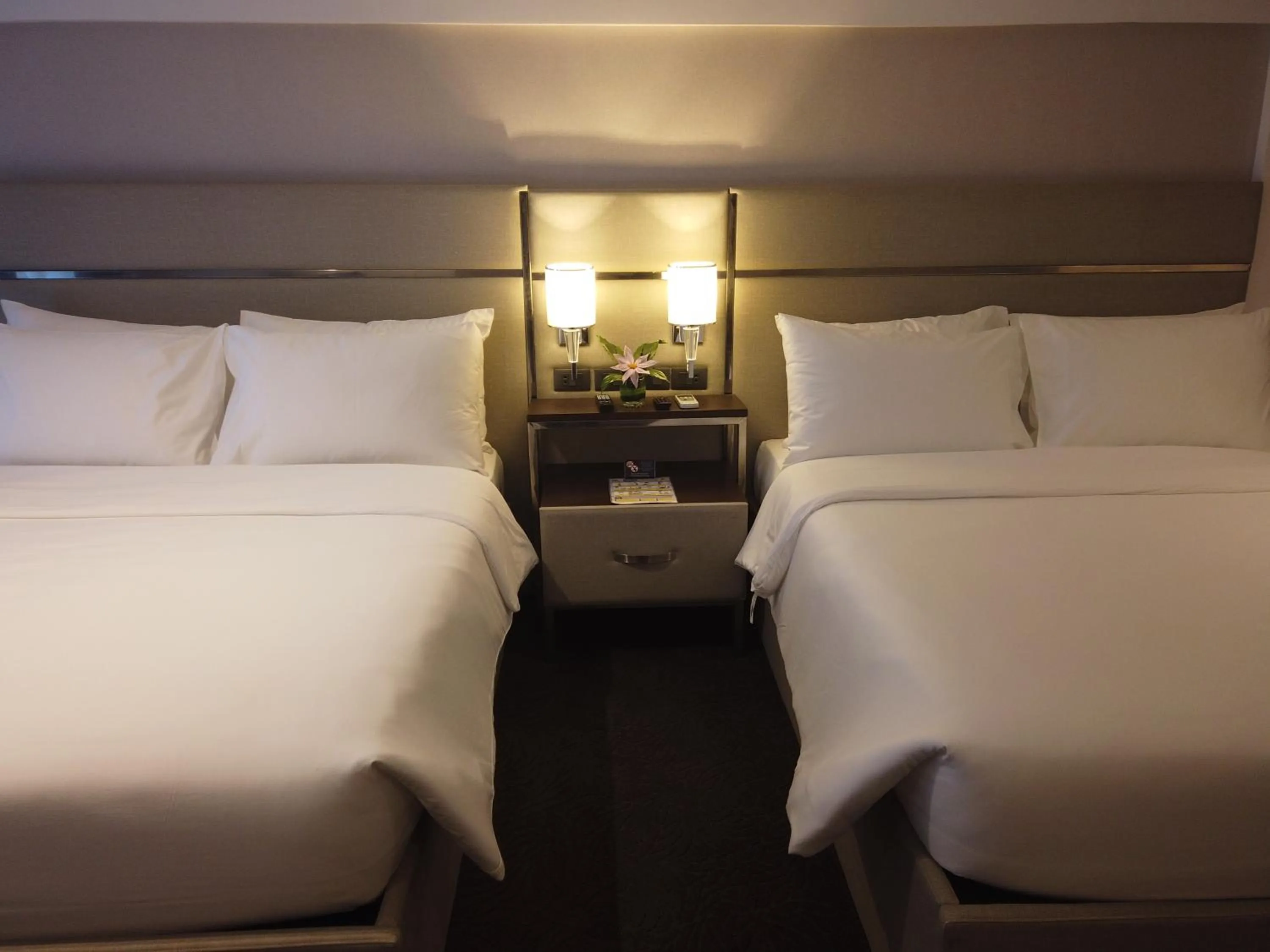 Bed in The Plaza Lodge Baguio