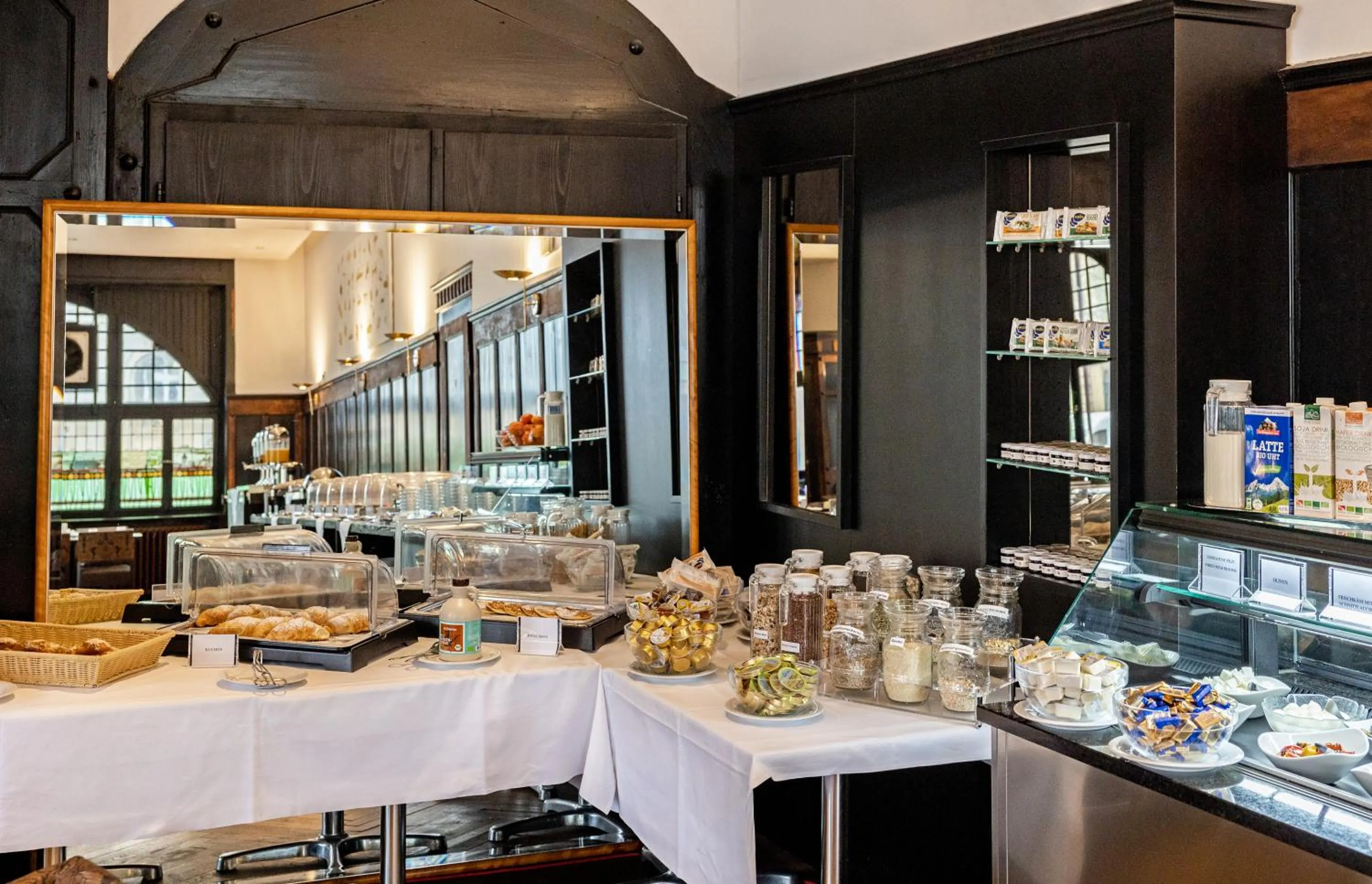 Breakfast in Hotel Graf Zeppelin