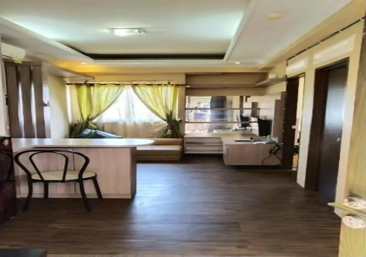 Living room in The suites Metro Apartment by Desta Farispro Living room in The suites Metro Apartment by Desta Farispro