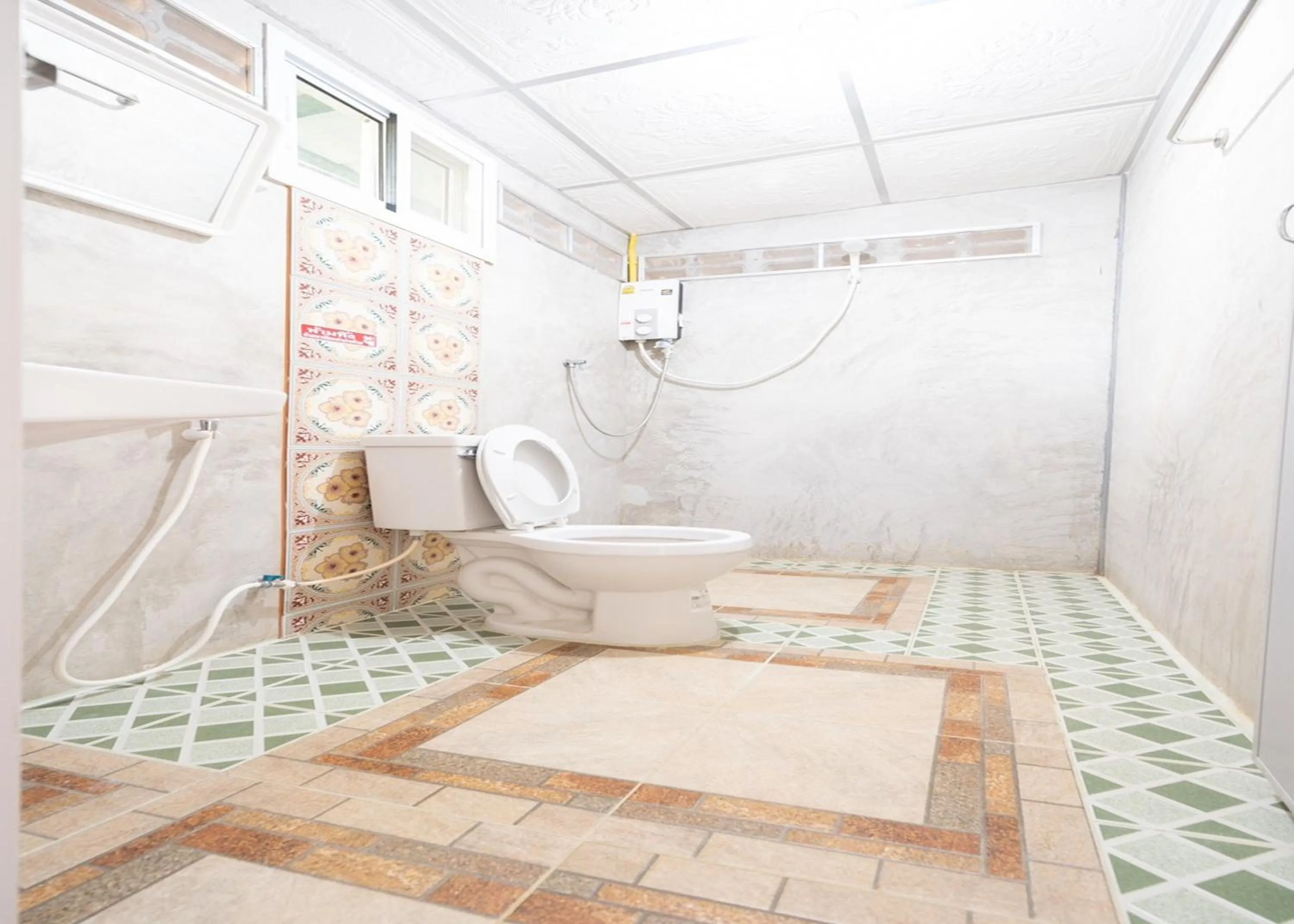 Shower in Baan Pak Wangthong