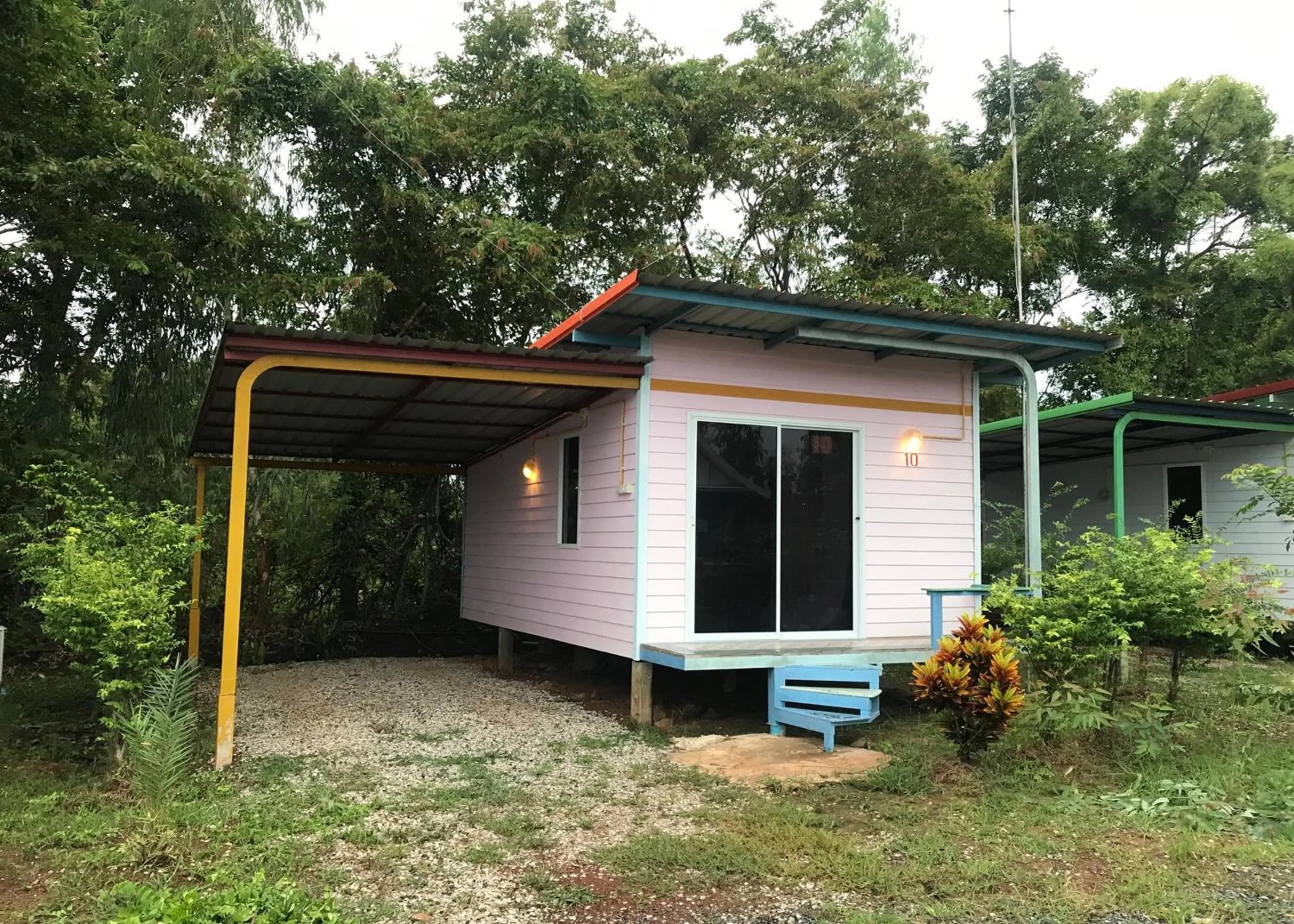 Property building in Baan Pak Wangthong