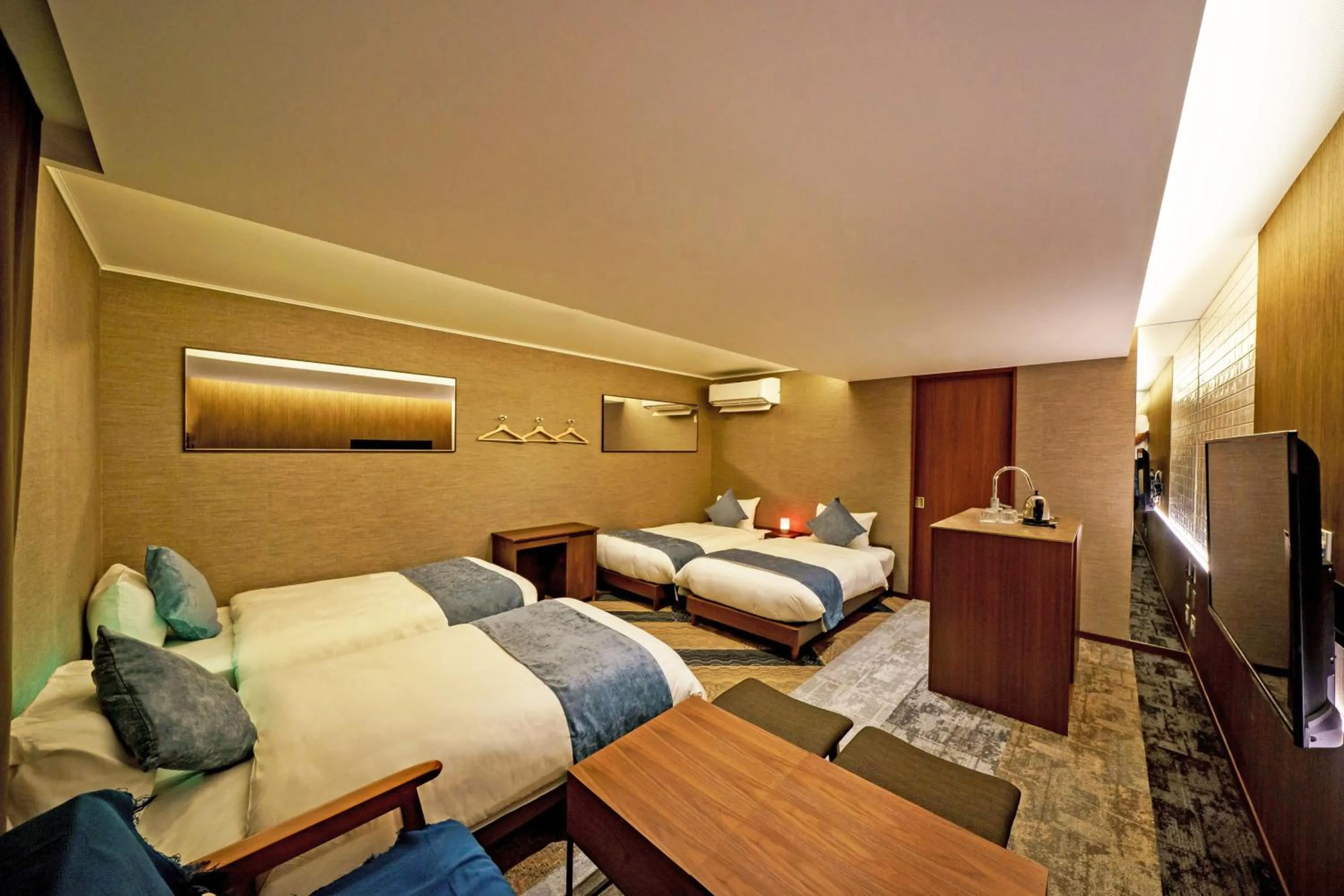 Bedroom, Bed in Beautemps