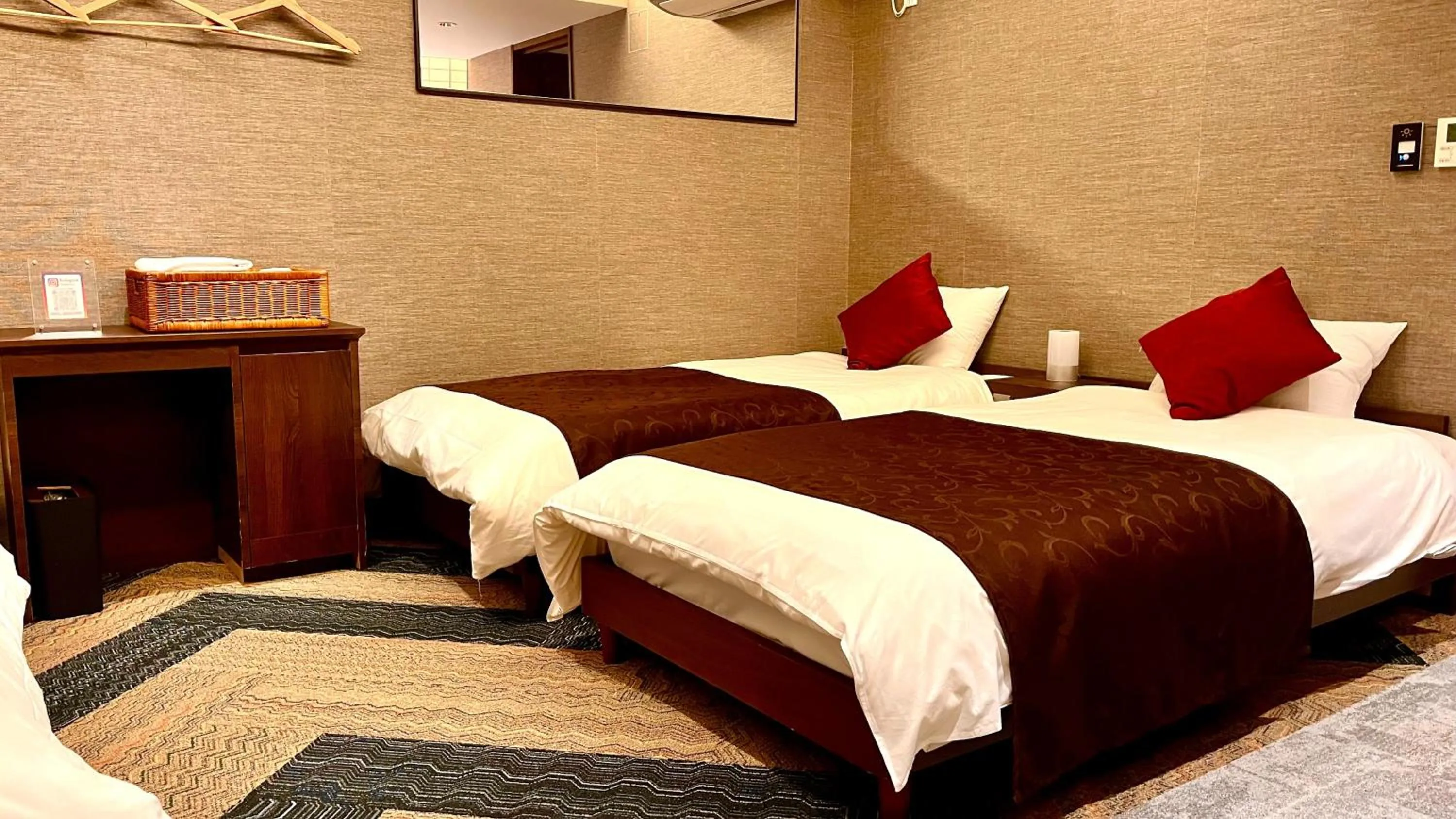 Bedroom, Bed in Beautemps