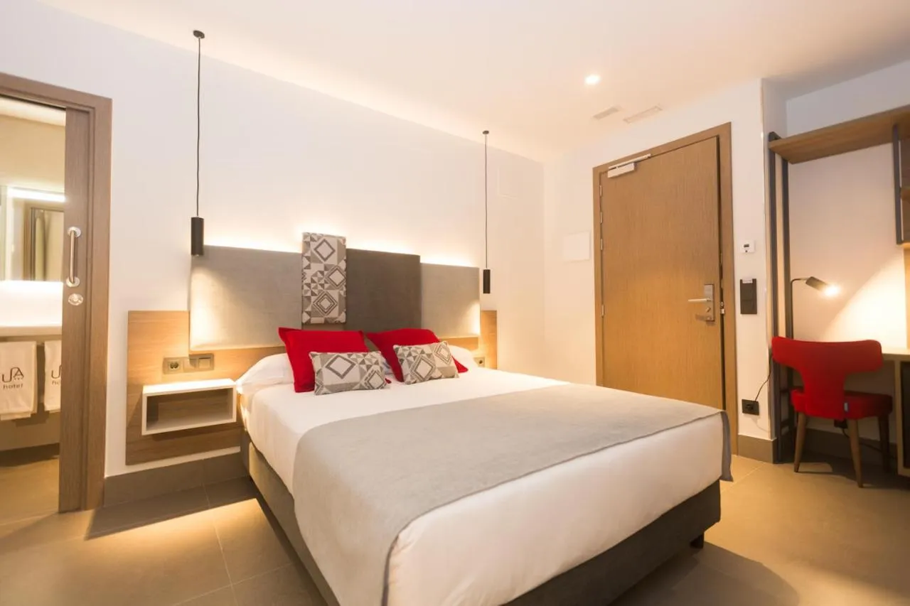 Photo of the whole room, Bed in Urban A+++ Hotel