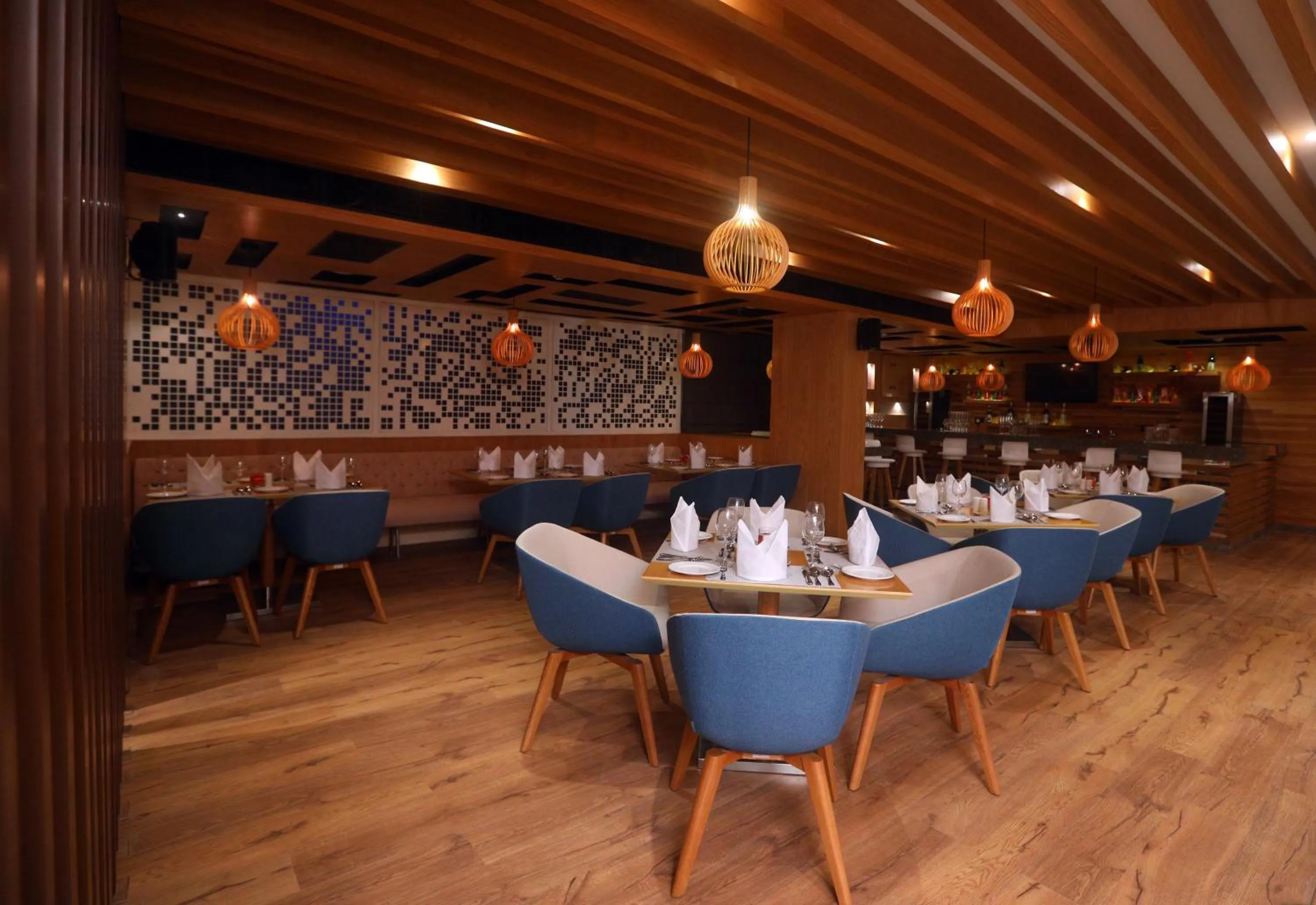 Restaurant/places to eat in Best Western Plus Tejvivaan