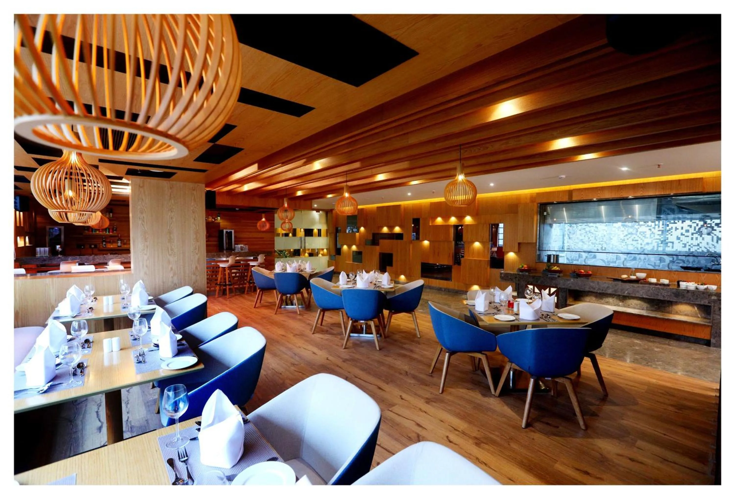 Restaurant/places to eat in Best Western Plus Tejvivaan