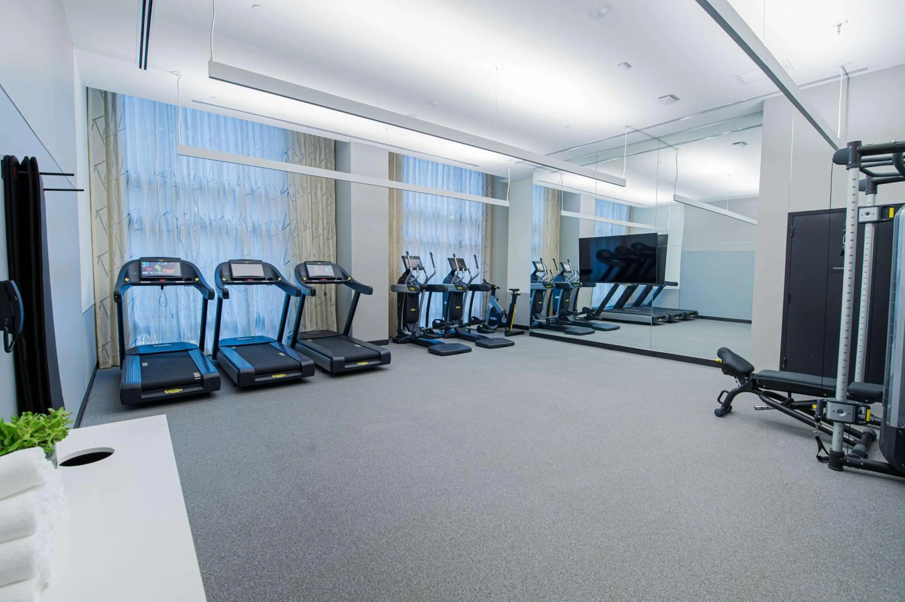 Fitness centre/facilities in Canopy By Hilton Jersey City Arts District
